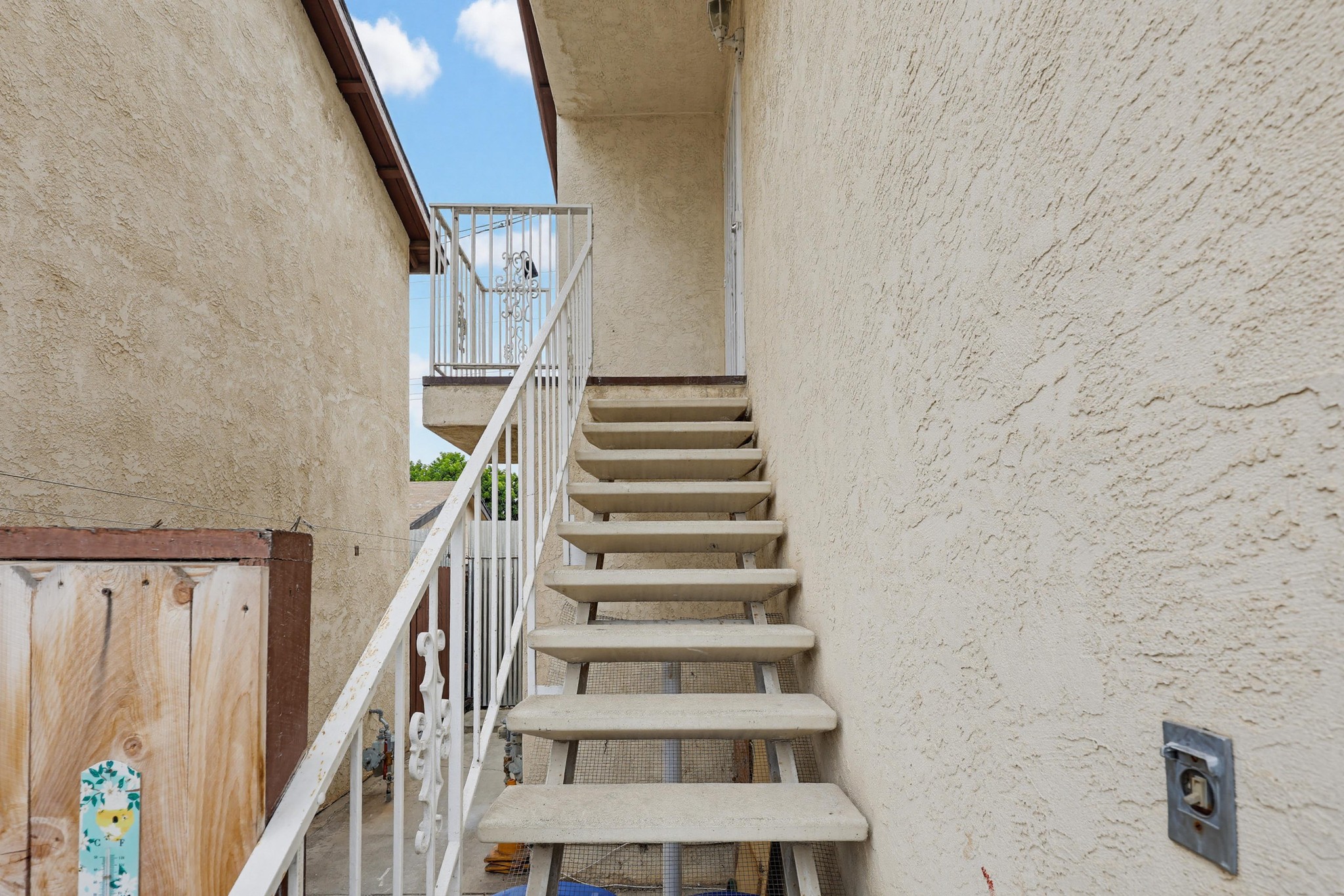 Virtual tour photo 9 of 41 for 1722-24 Elm Ave b