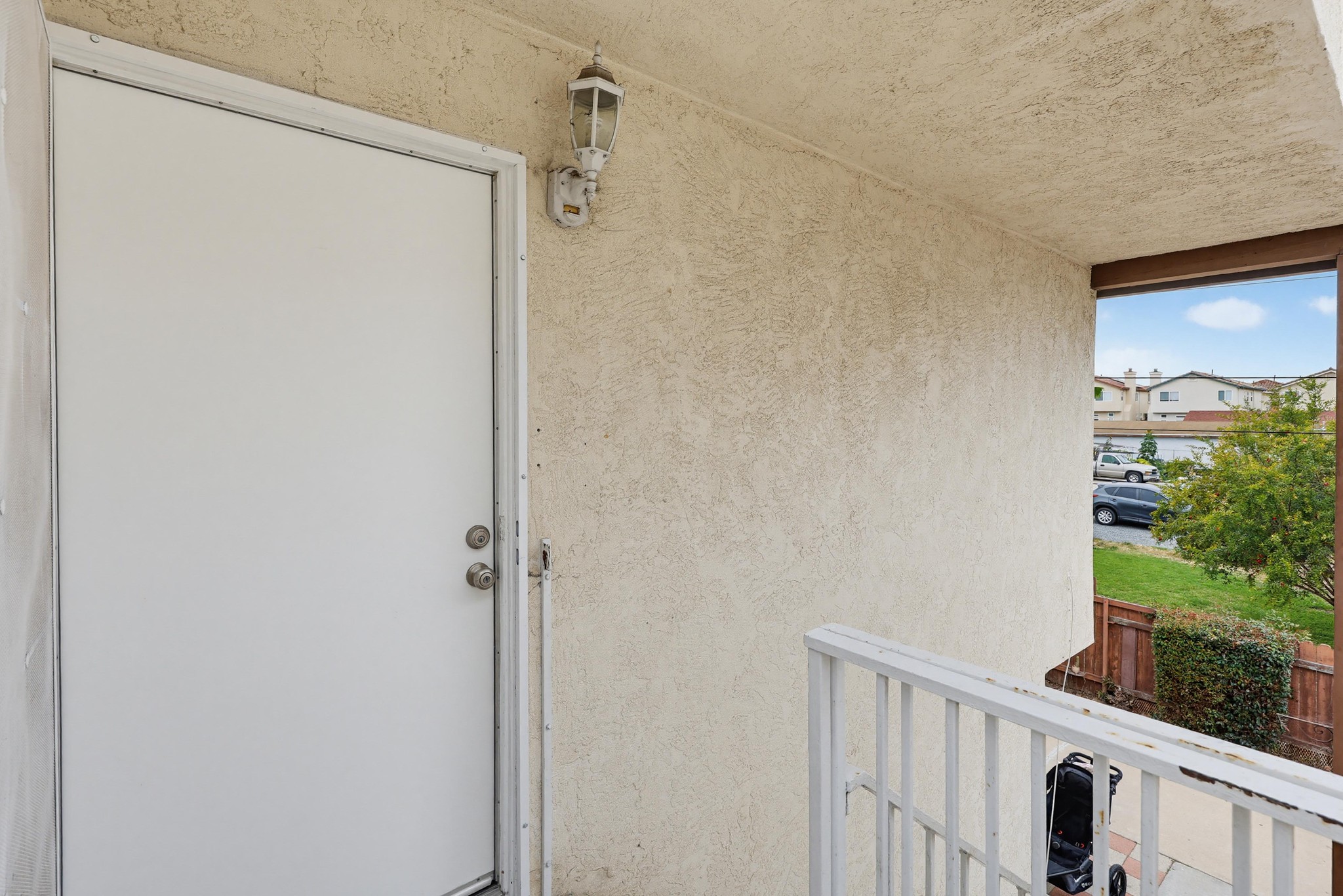 Virtual tour photo 10 of 41 for 1722-24 Elm Ave b
