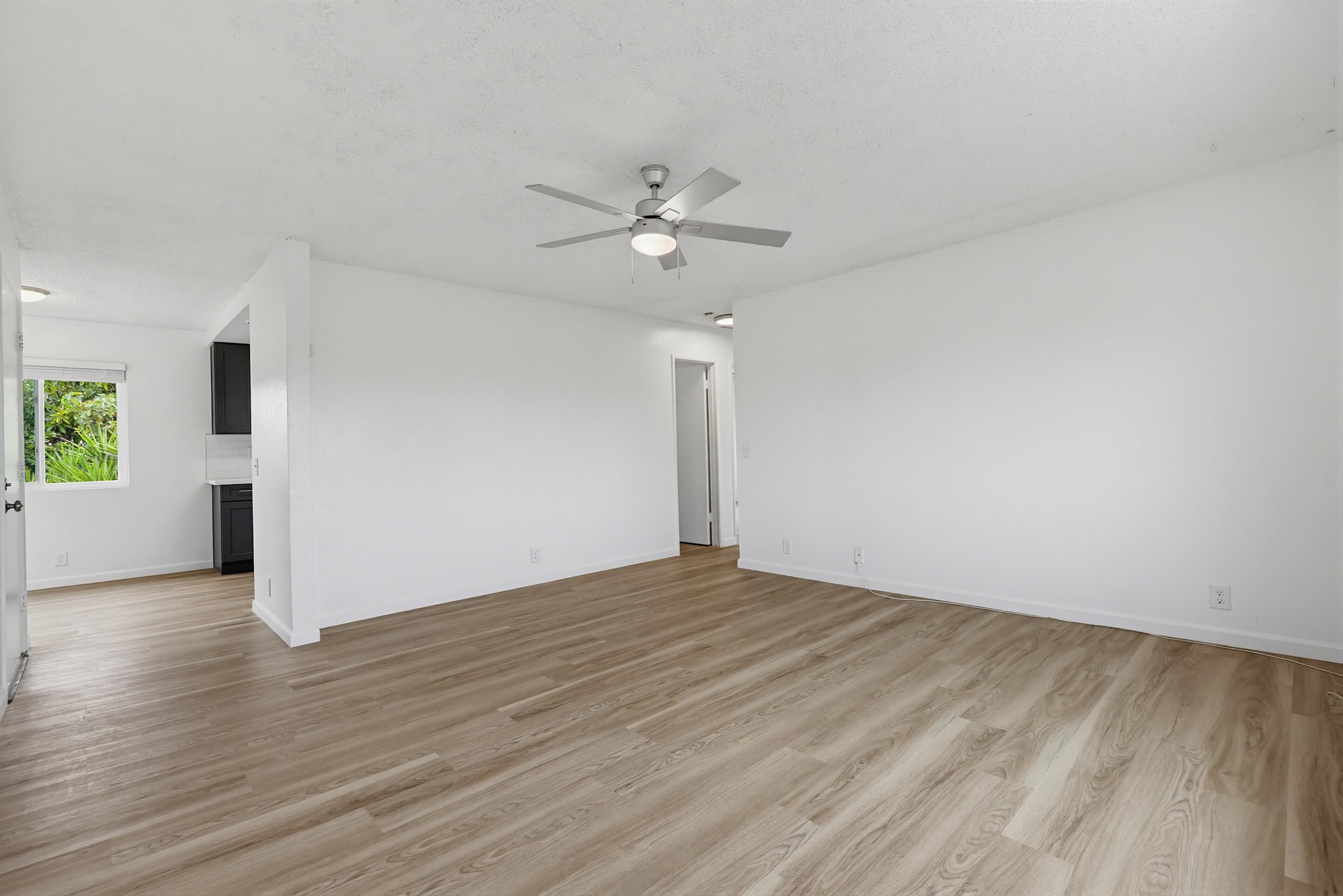 Virtual tour photo 15 of 41 for 1722-24 Elm Ave b
