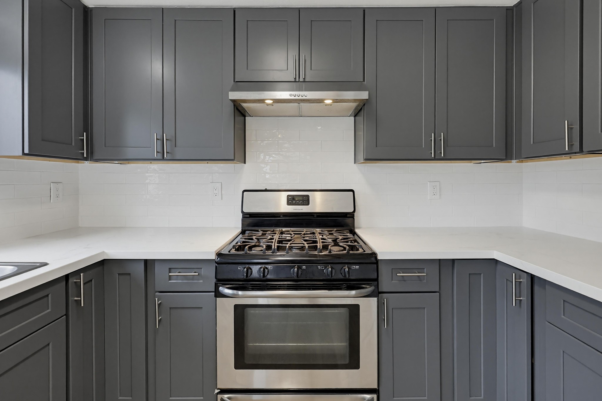 Virtual tour photo 22 of 41 for 1722-24 Elm Ave b