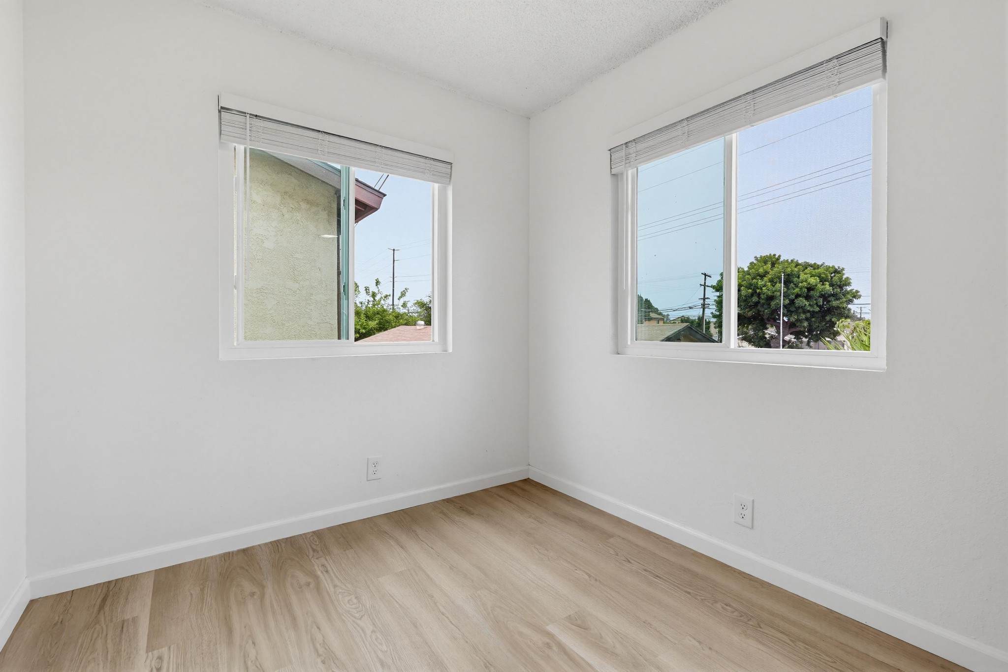 Virtual tour photo 26 of 41 for 1722-24 Elm Ave b