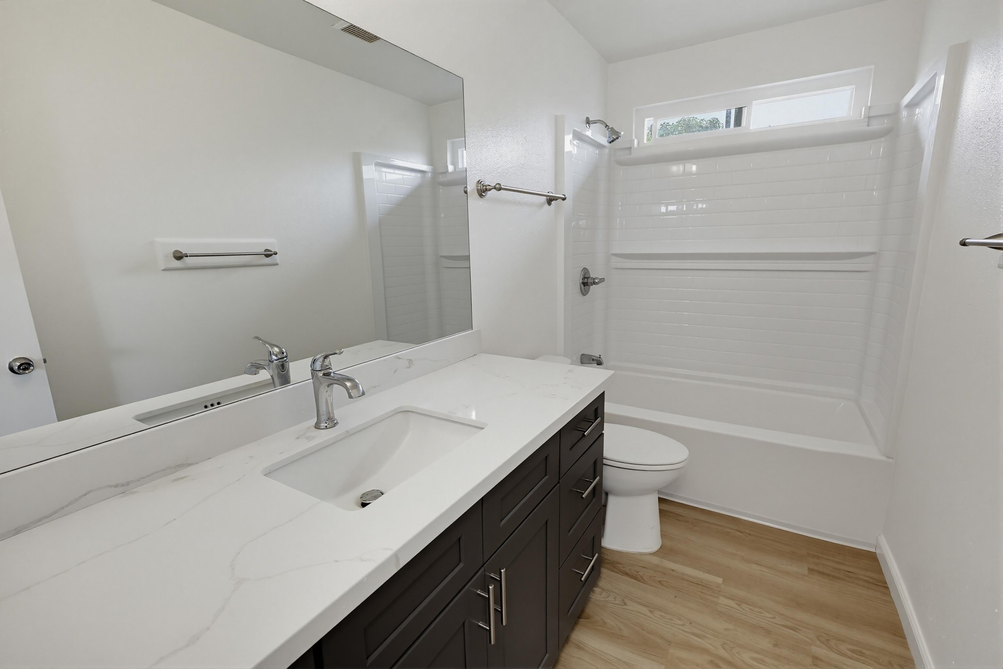 Virtual tour photo 28 of 41 for 1722-24 Elm Ave b