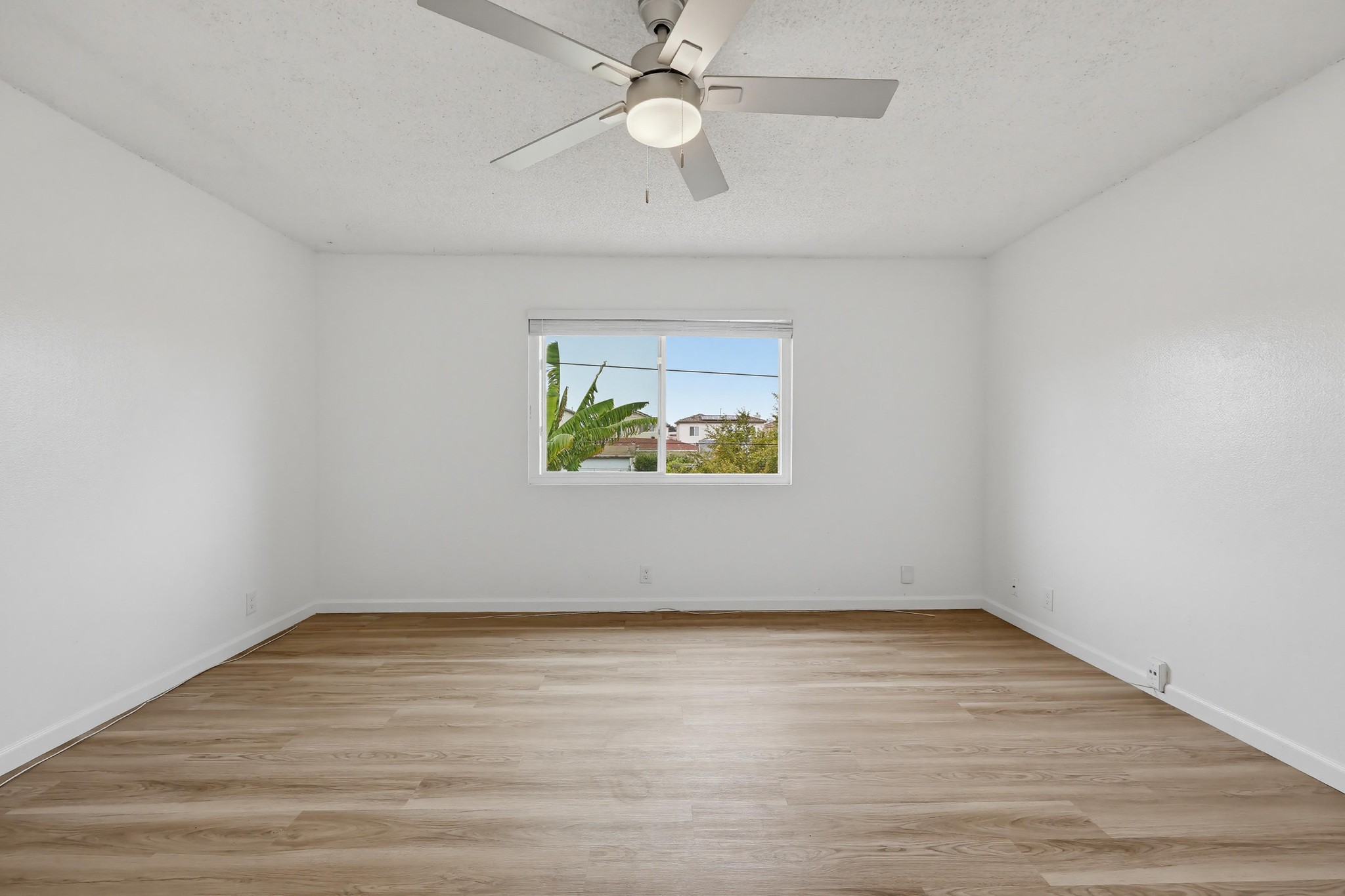 Virtual tour photo 31 of 41 for 1722-24 Elm Ave b
