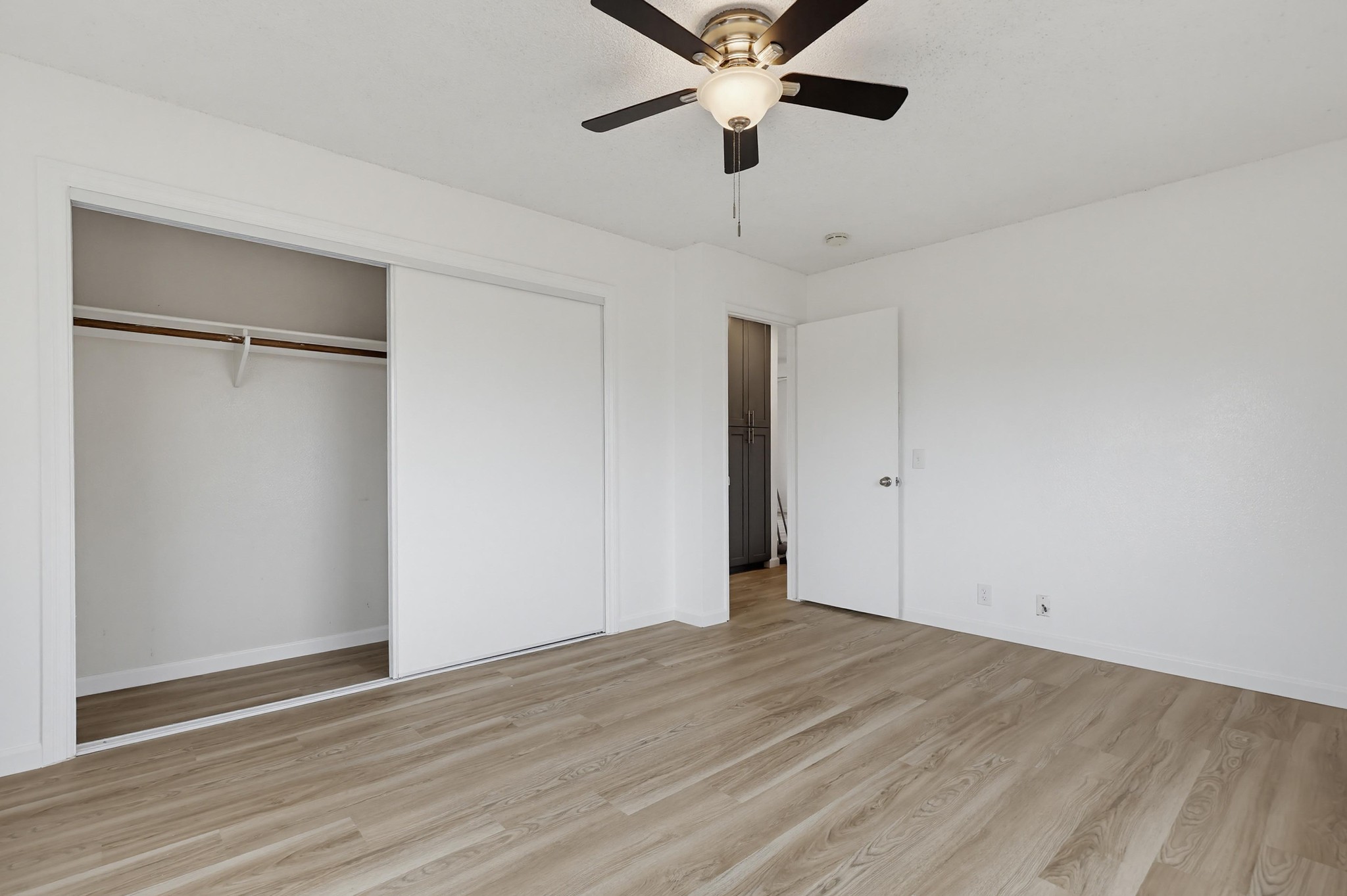 Virtual tour photo 35 of 41 for 1722-24 Elm Ave b