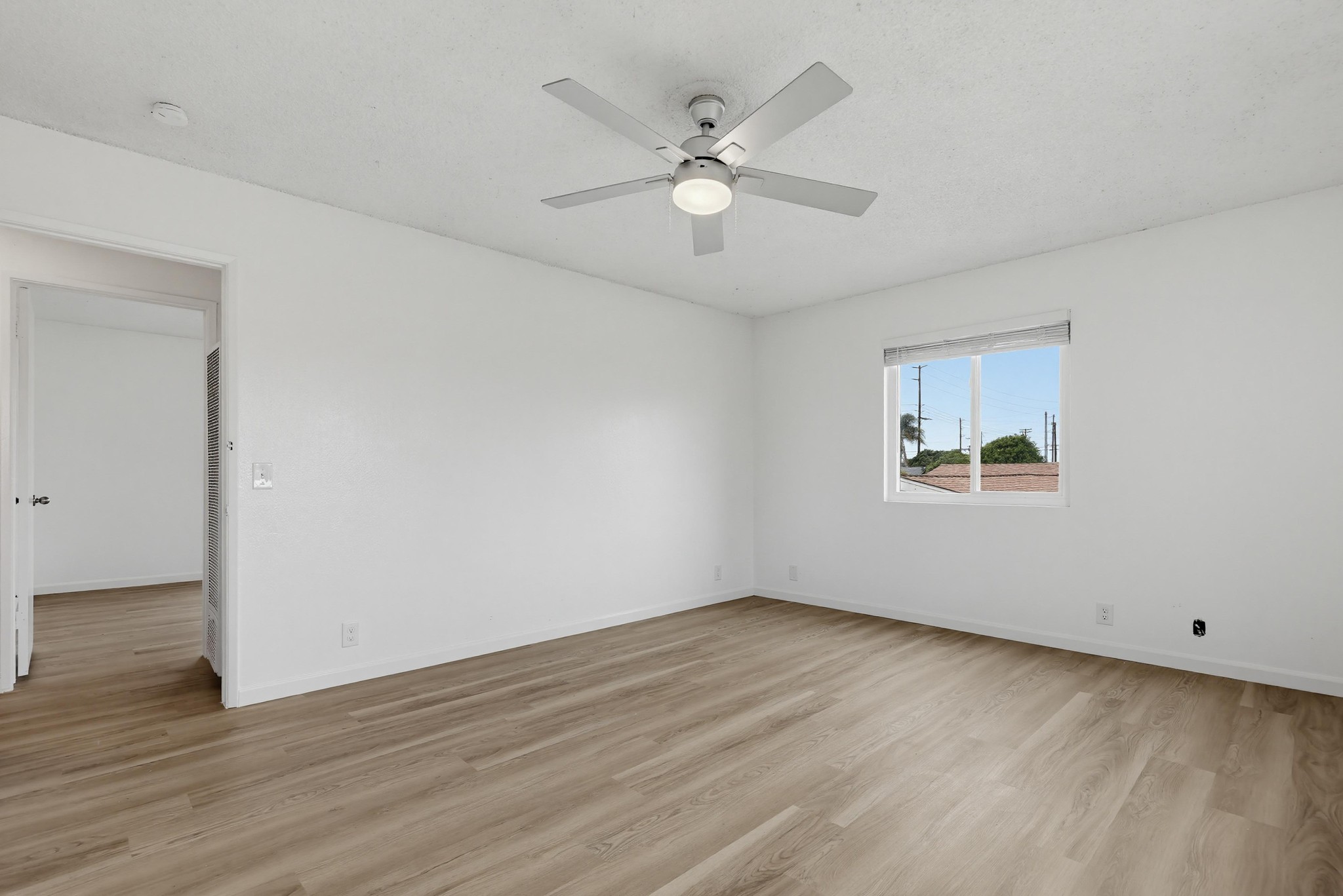 Virtual tour photo 38 of 41 for 1722-24 Elm Ave b