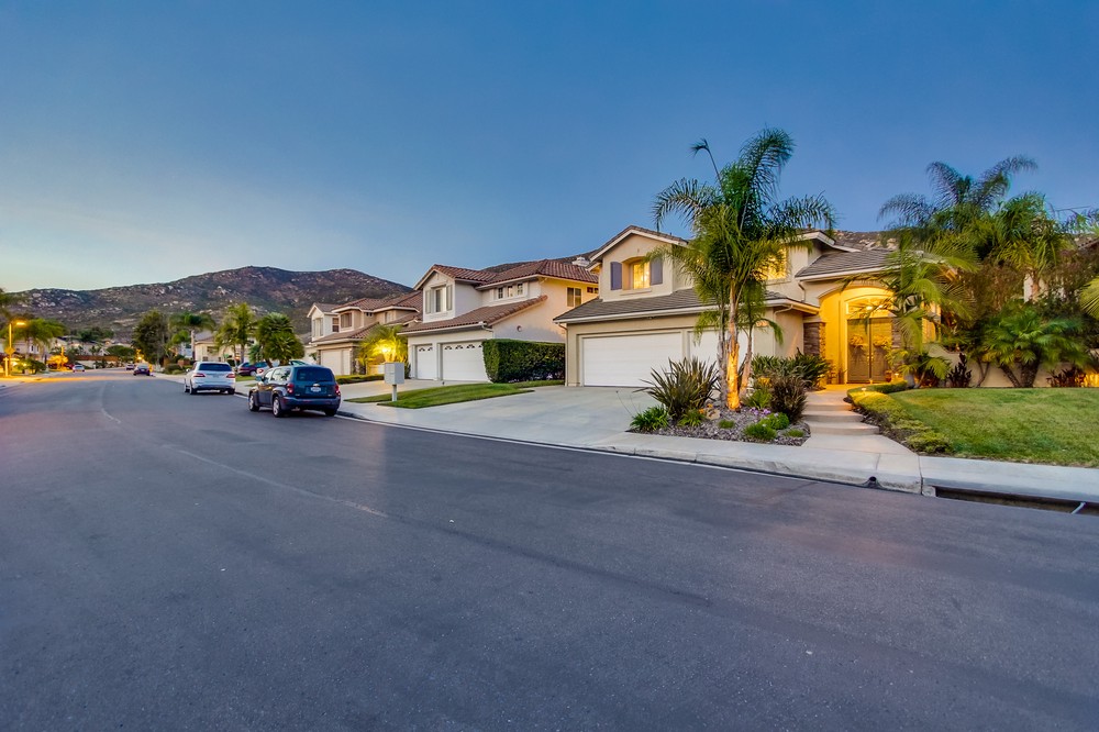 Virtual tour photo 4 of 91 for 17225 Russet Street