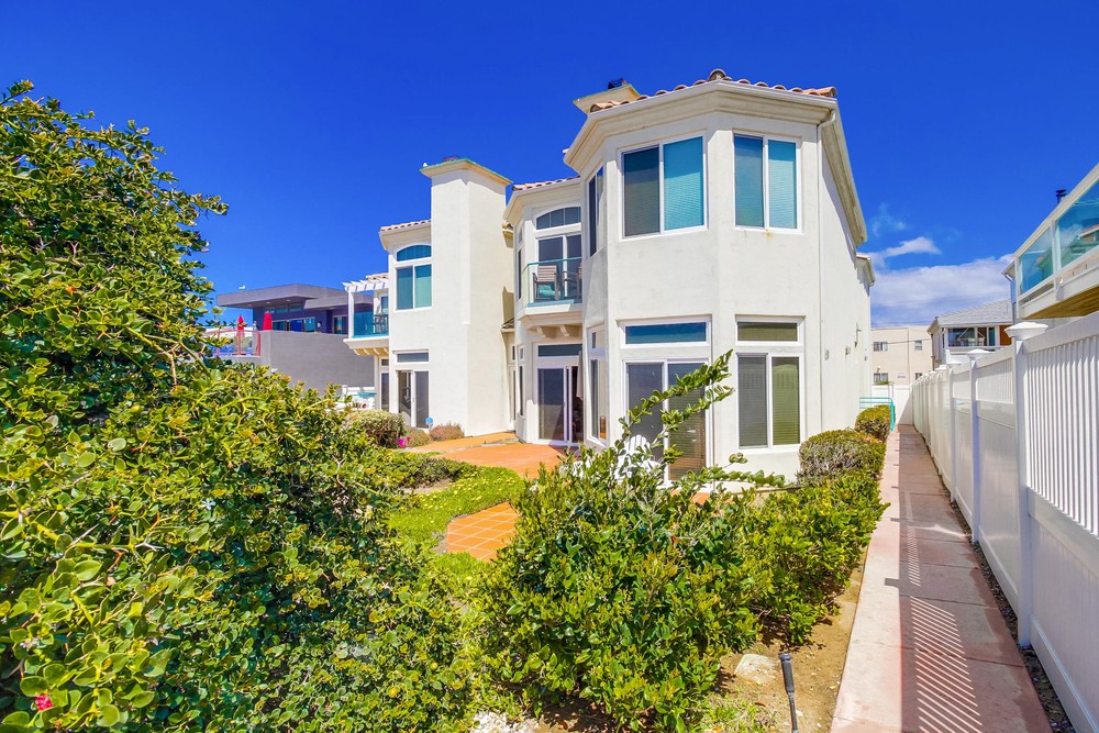 Virtual tour photo 4 of 66 for 1724 Ocean Front St