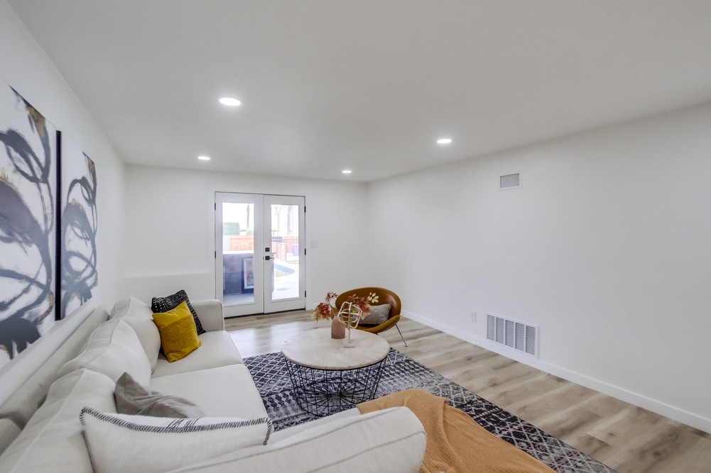 Virtual tour photo 30 of 77 for 1725 Monmouth Dr