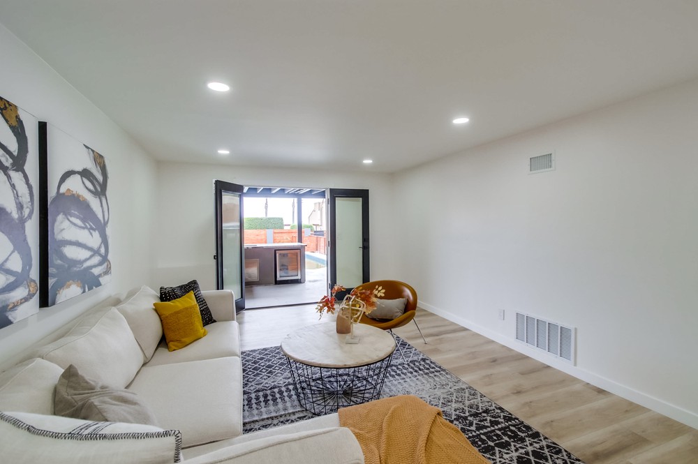 Virtual tour photo 32 of 77 for 1725 Monmouth Dr