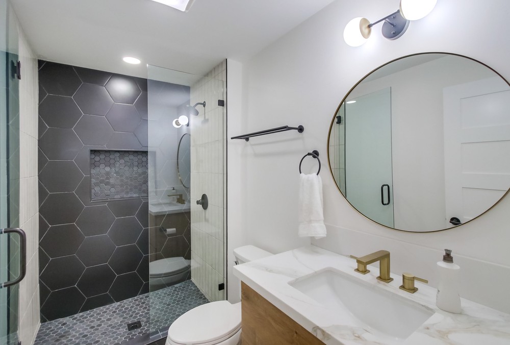 Virtual tour photo 36 of 77 for 1725 Monmouth Dr