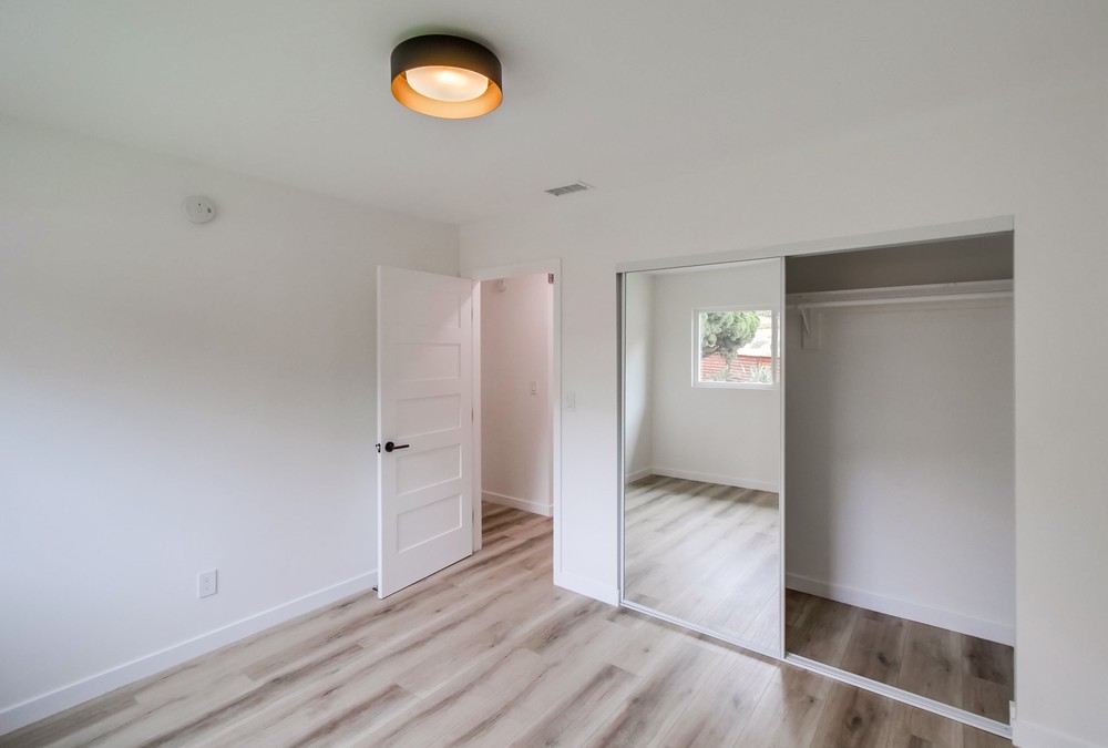 Virtual tour photo 52 of 77 for 1725 Monmouth Dr