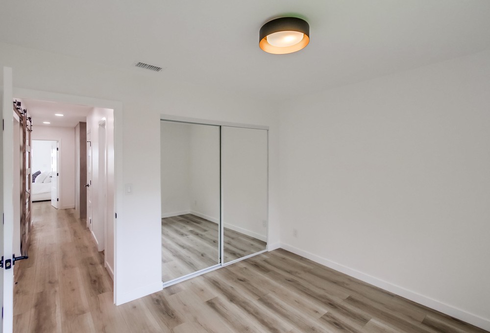 Virtual tour photo 53 of 77 for 1725 Monmouth Dr
