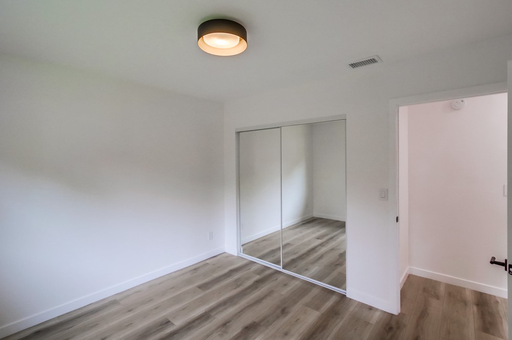 Virtual tour photo 55 of 77 for 1725 Monmouth Dr