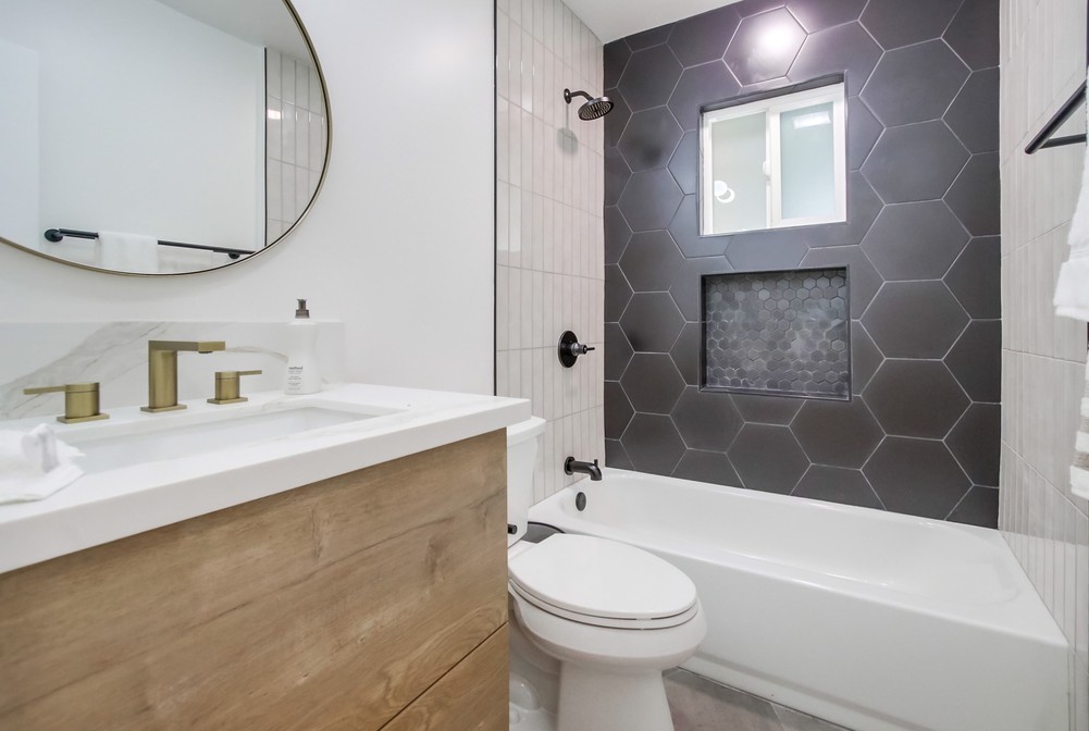 Virtual tour photo 58 of 77 for 1725 Monmouth Dr