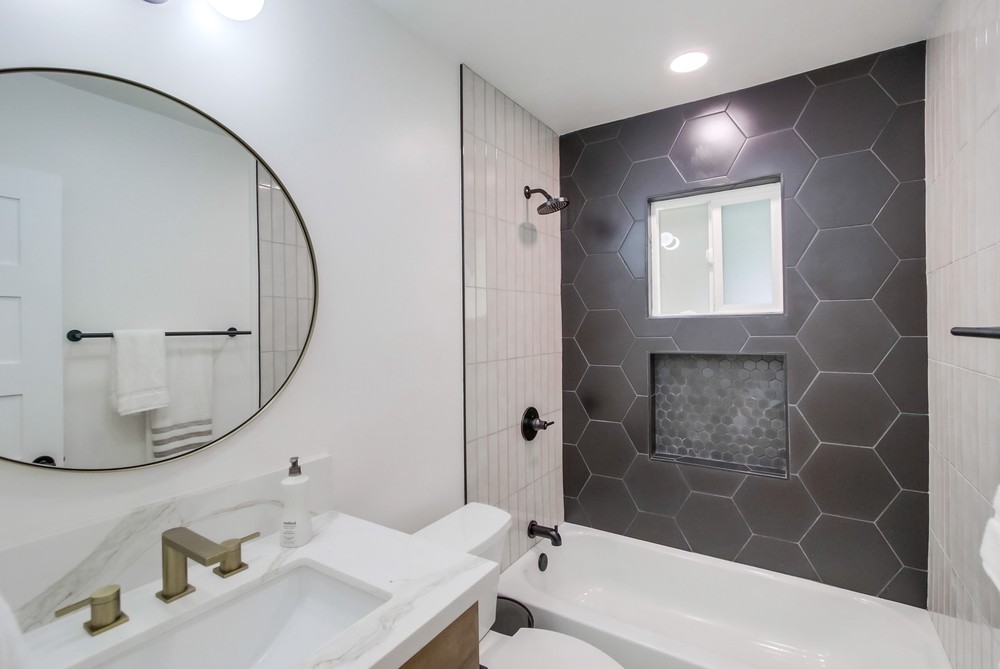Virtual tour photo 59 of 77 for 1725 Monmouth Dr