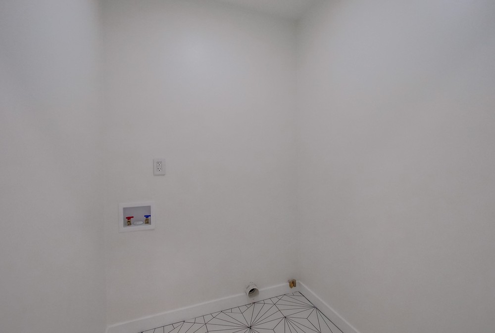 Virtual tour photo 60 of 77 for 1725 Monmouth Dr