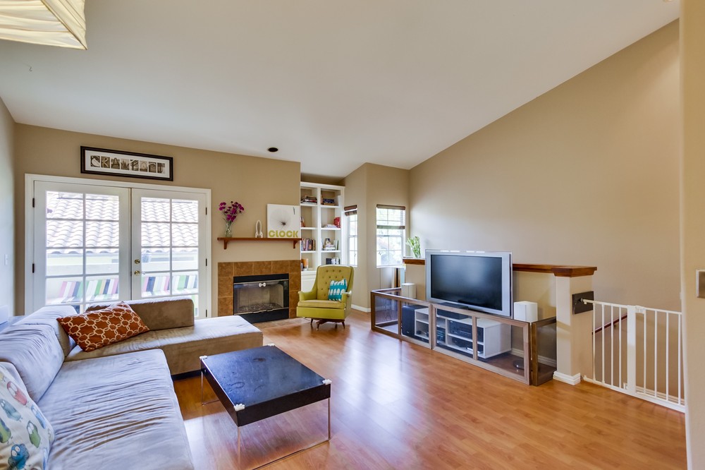 Virtual tour photo 7 of 27 for 1727 Essex Street #2