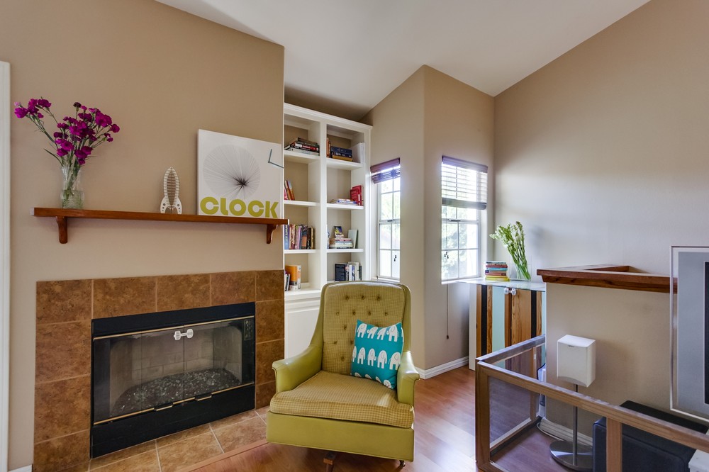 Virtual tour photo 8 of 27 for 1727 Essex Street #2