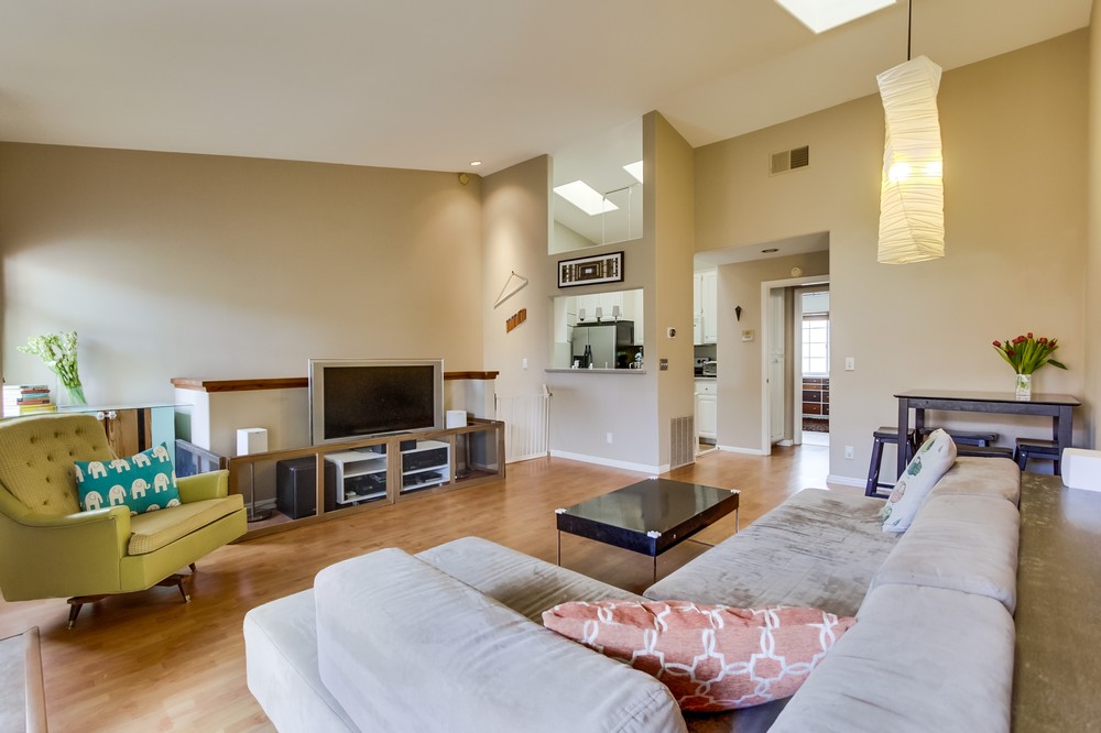 Virtual tour photo 9 of 27 for 1727 Essex Street #2