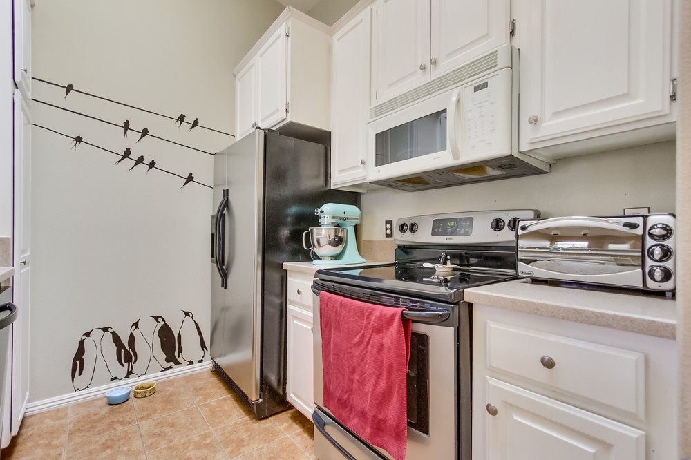 Virtual tour photo 13 of 27 for 1727 Essex Street #2