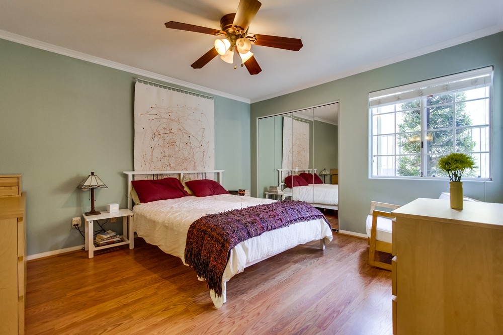 Virtual tour photo 17 of 27 for 1727 Essex Street #2