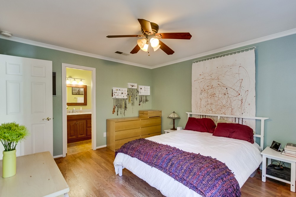 Virtual tour photo 18 of 27 for 1727 Essex Street #2
