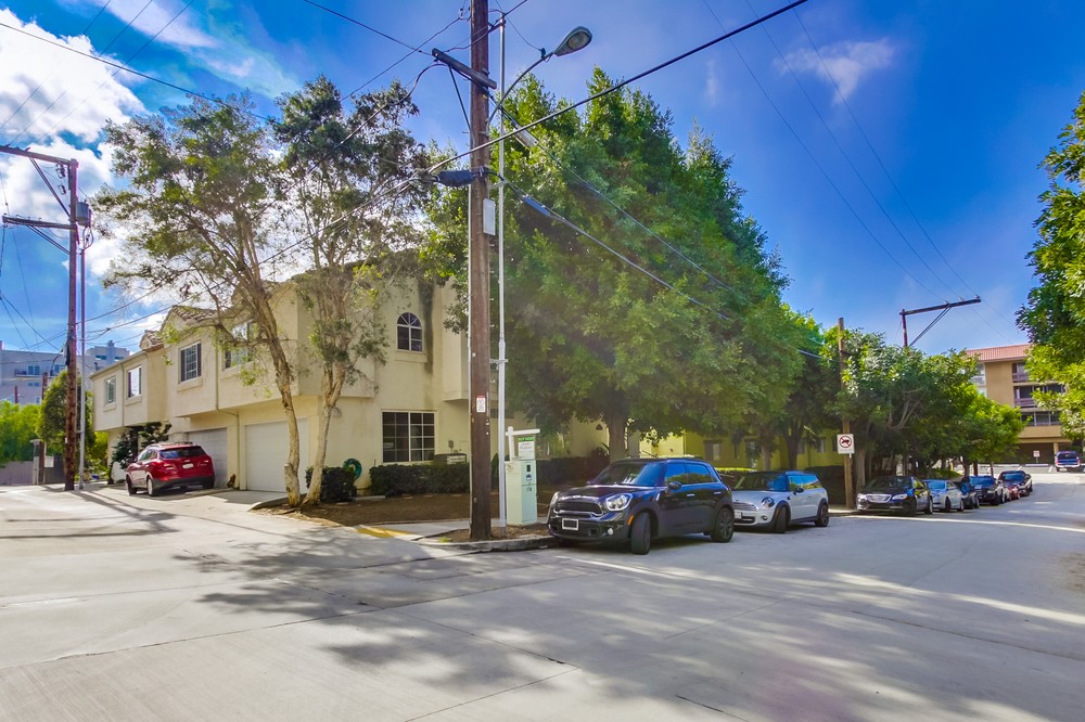 Virtual tour photo 28 of 27 for 1727 Essex Street #2