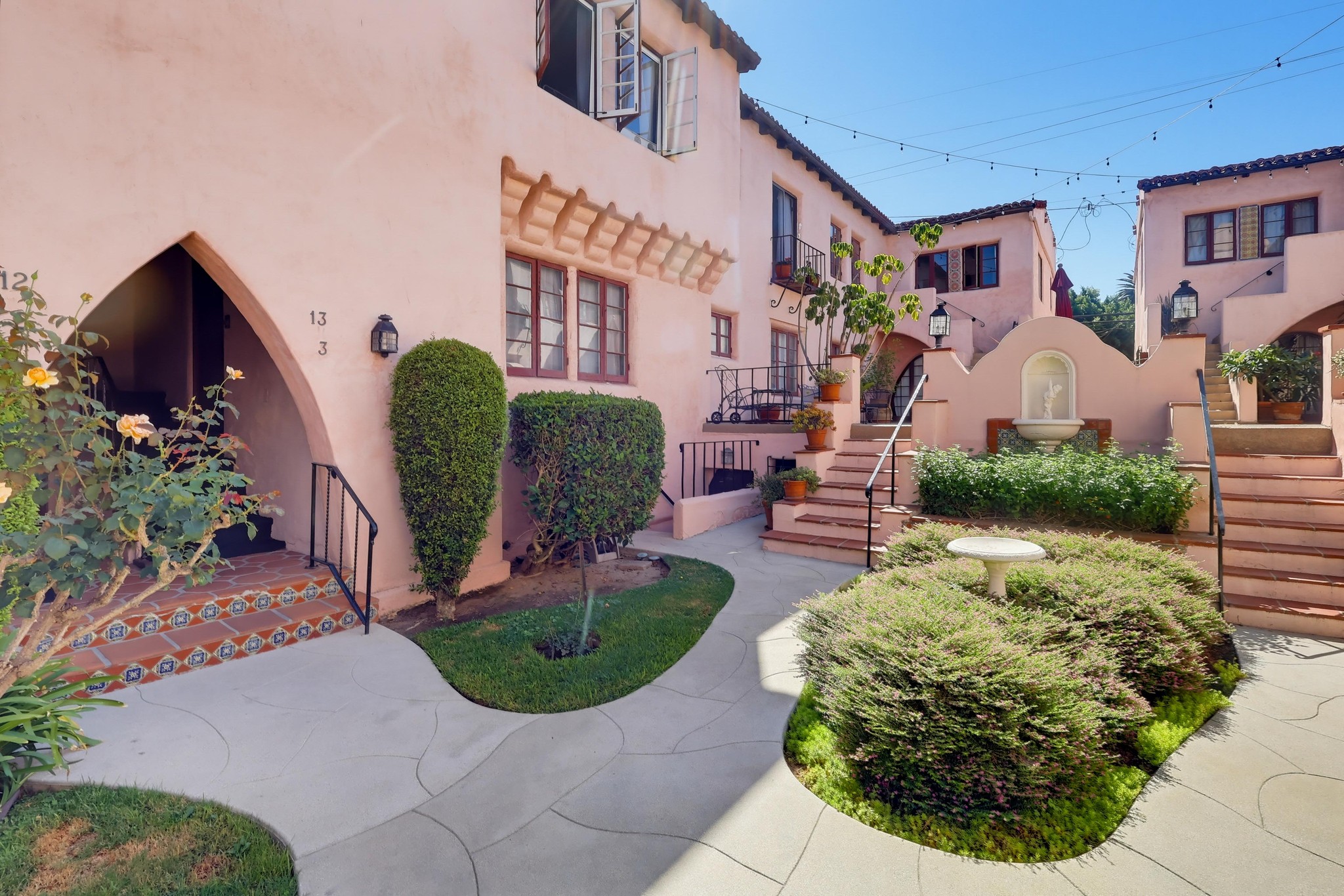 Virtual tour photo 6 of 55 for 1728 E 3rd St Apt 15