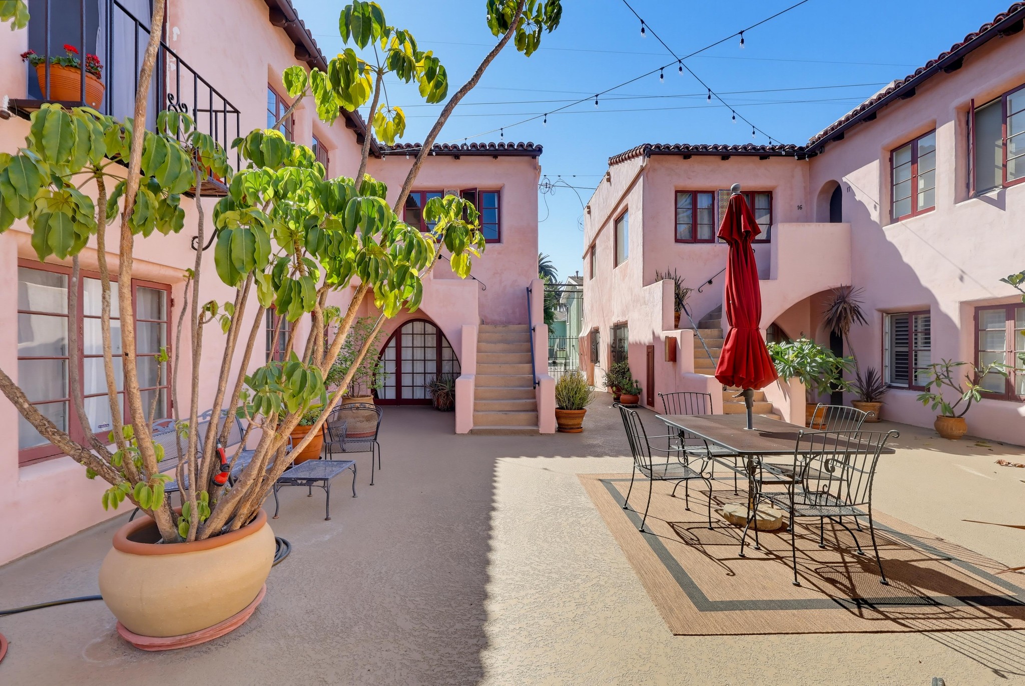 Virtual tour photo 8 of 55 for 1728 E 3rd St Apt 15
