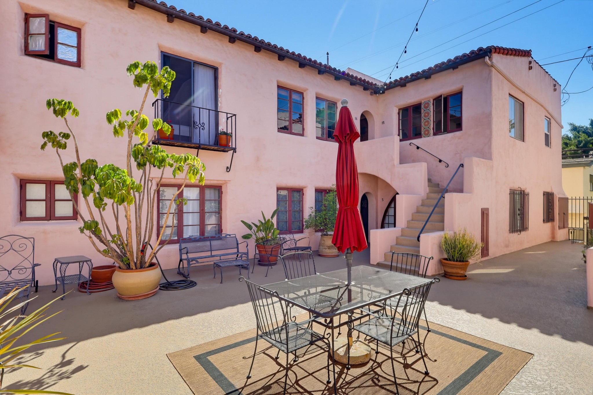 Virtual tour photo 11 of 55 for 1728 E 3rd St Apt 15