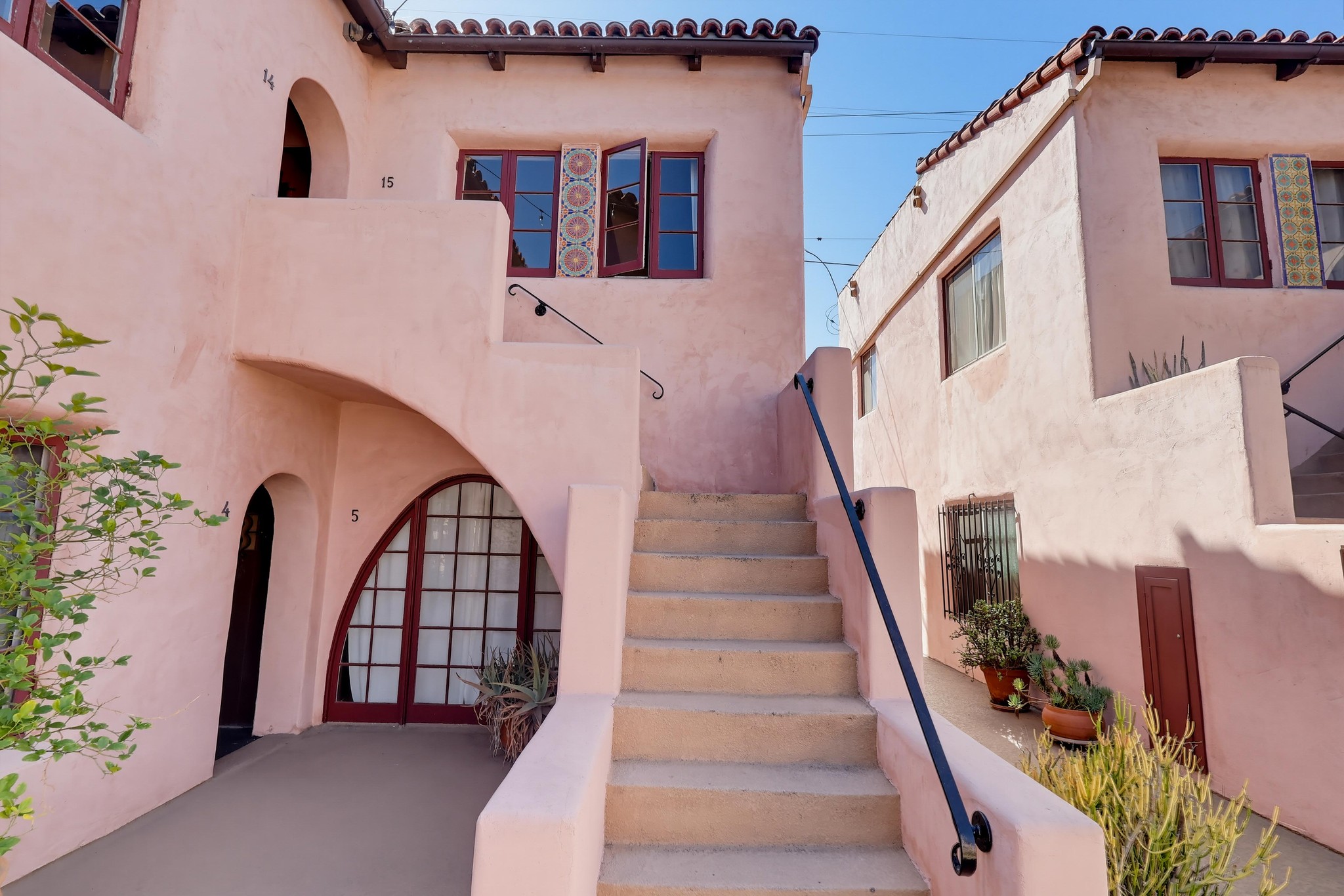 Virtual tour photo 14 of 55 for 1728 E 3rd St Apt 15