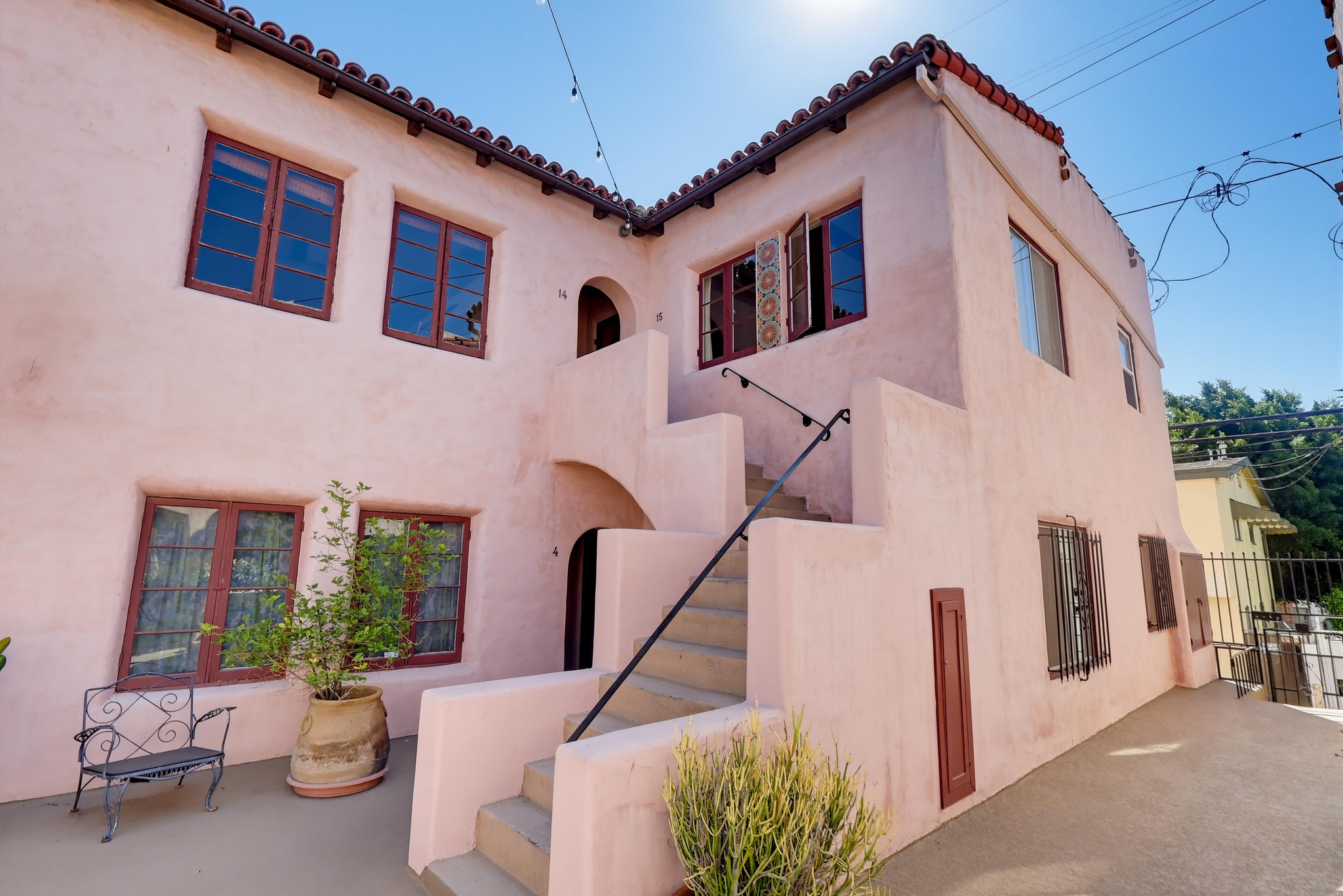 Virtual tour photo 15 of 55 for 1728 E 3rd St Apt 15