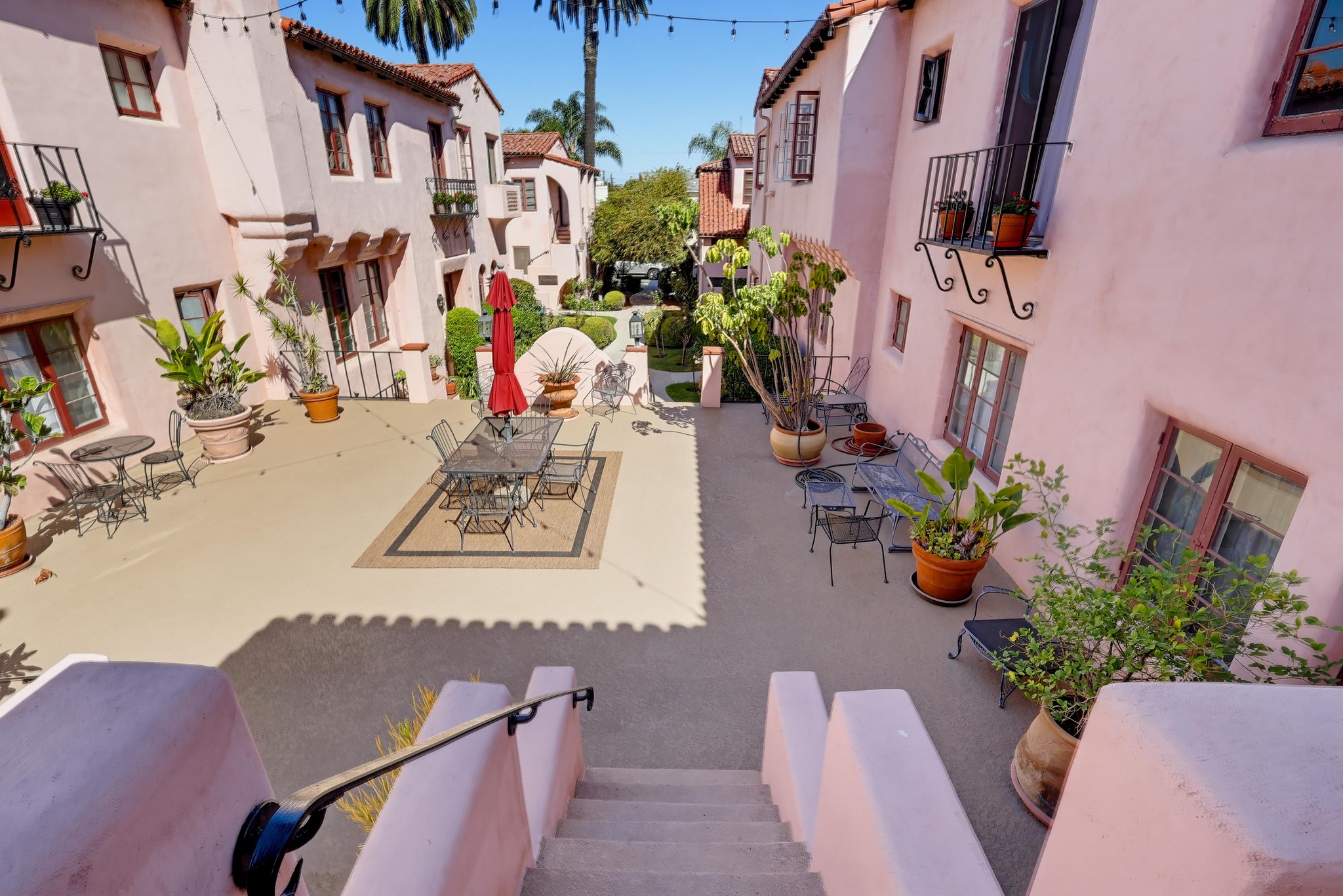Virtual tour photo 17 of 55 for 1728 E 3rd St Apt 15