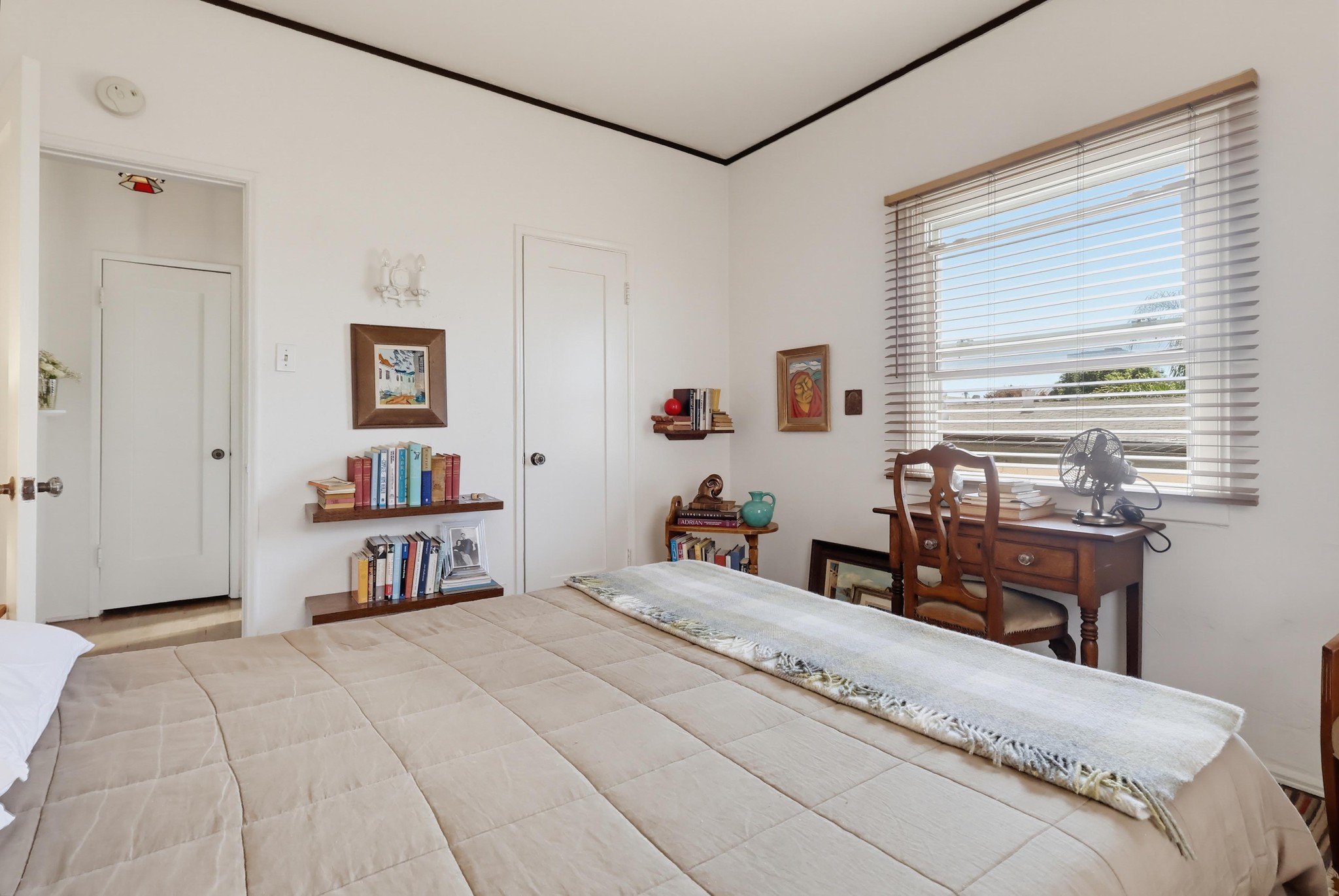 Virtual tour photo 51 of 55 for 1728 E 3rd St Apt 15