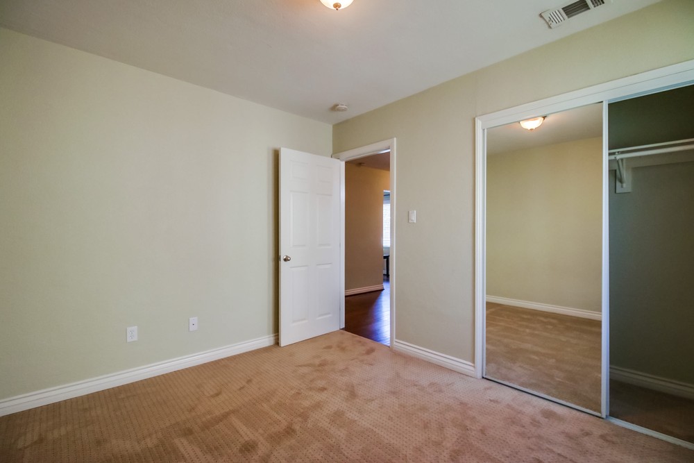 Virtual tour photo 23 of 31 for 1733 Brookline St