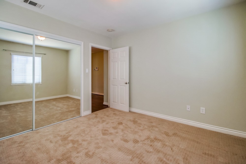 Virtual tour photo 25 of 31 for 1733 Brookline St