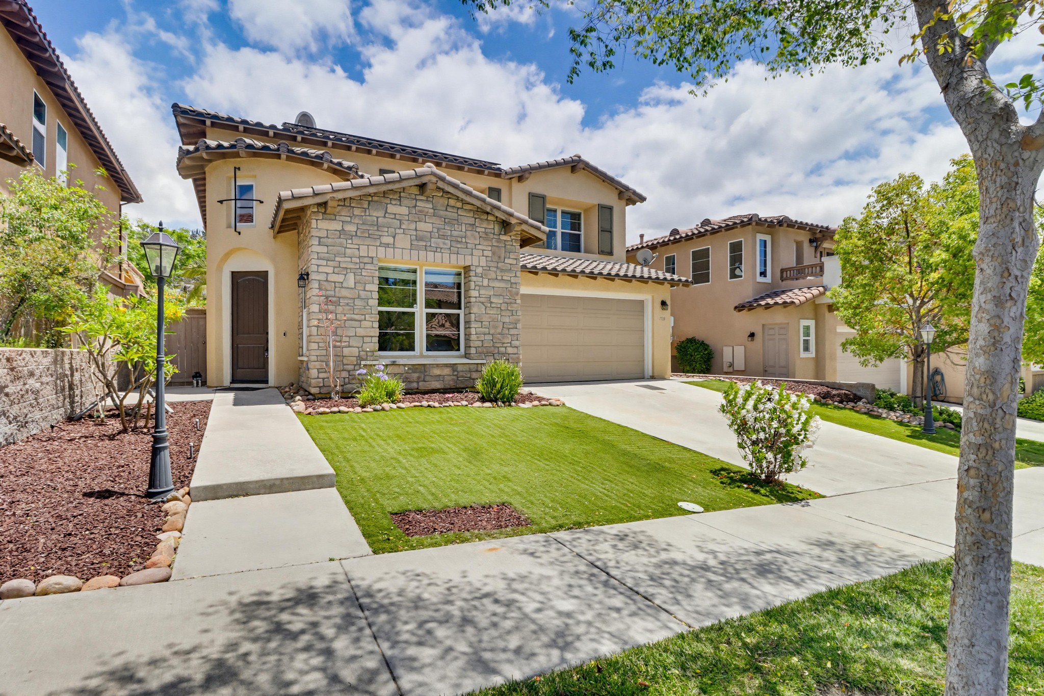 Virtual tour photo 1 of 79 for 1733 Thompson Ave