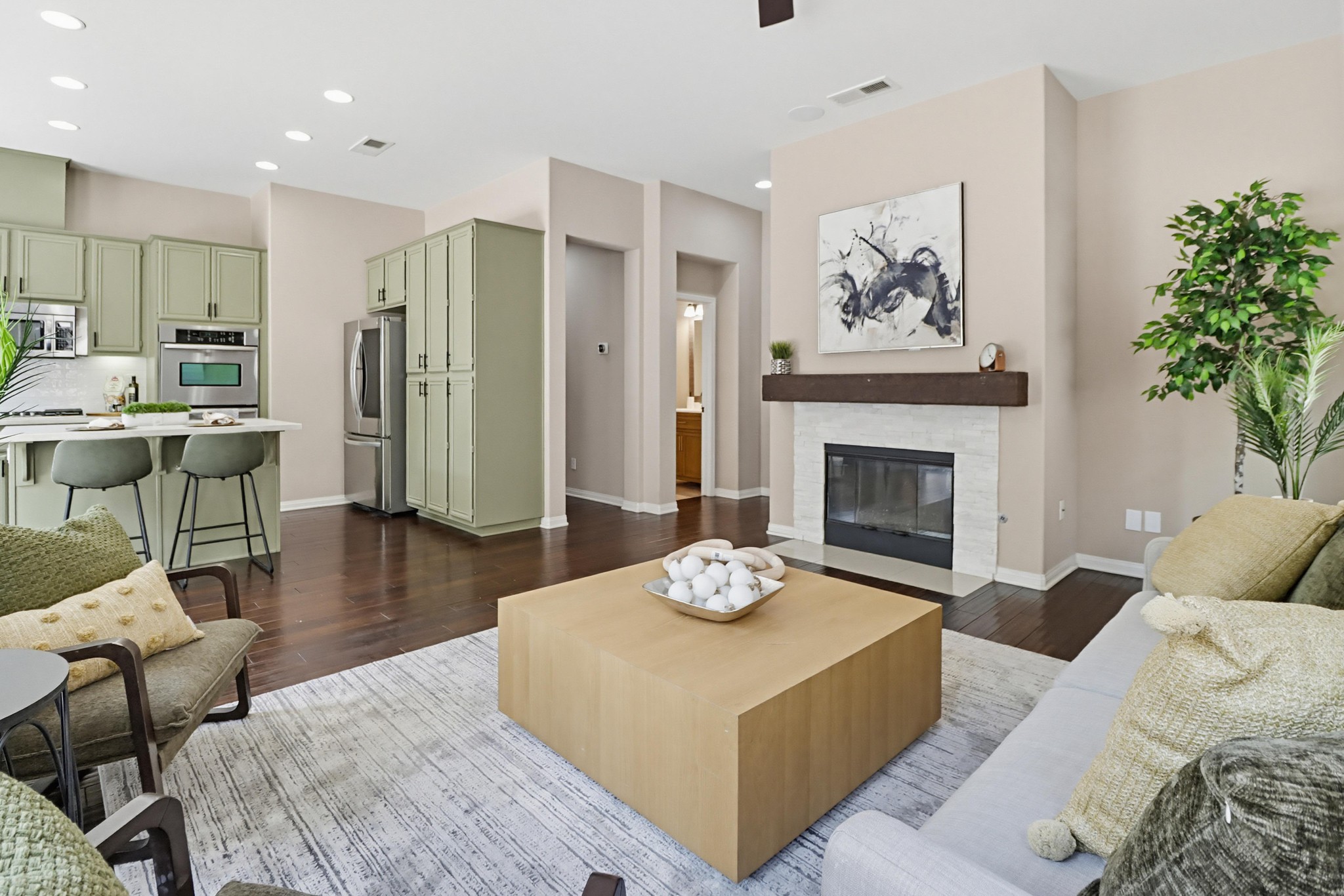 Virtual tour photo 19 of 79 for 1733 Thompson Ave