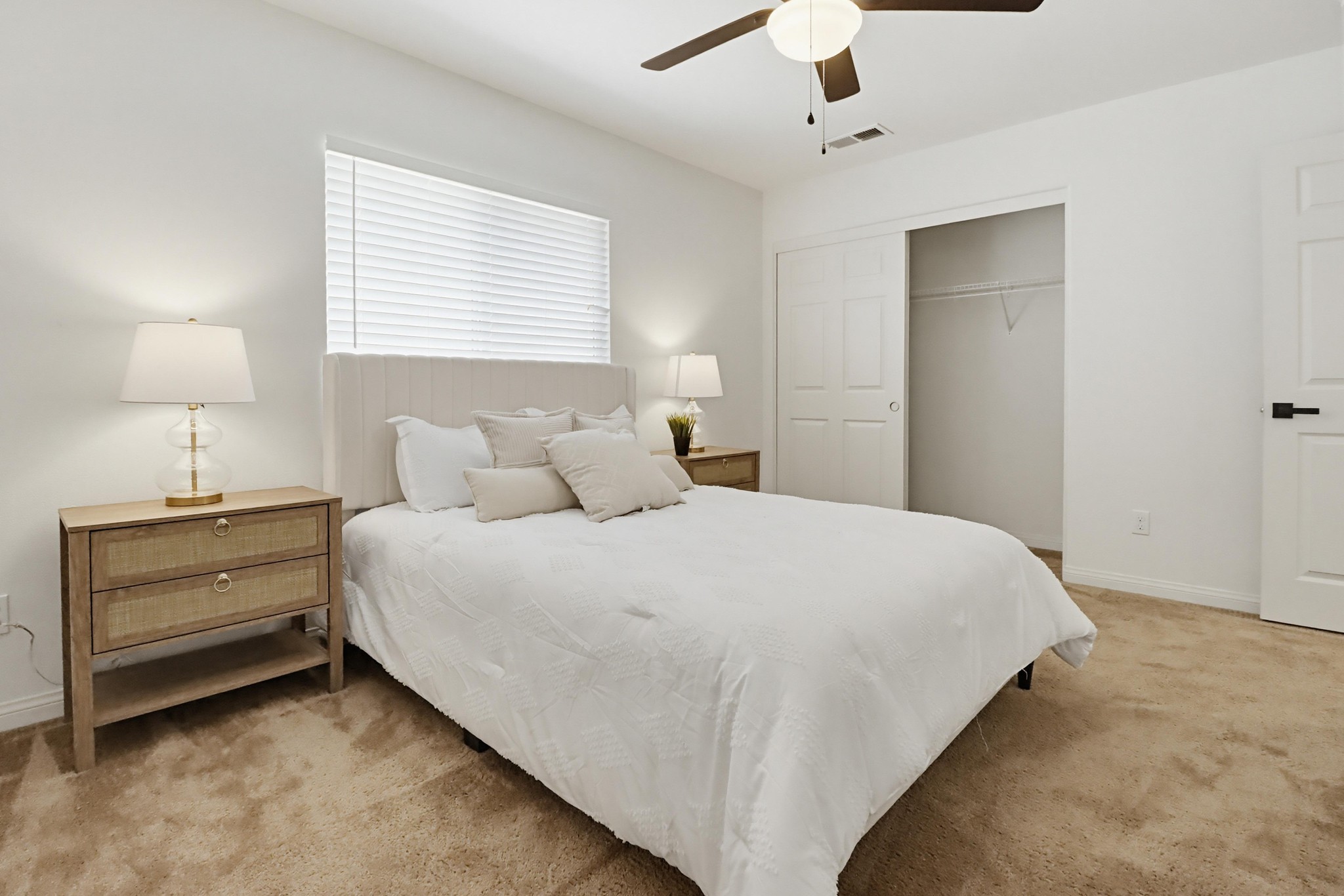 Virtual tour photo 32 of 79 for 1733 Thompson Ave