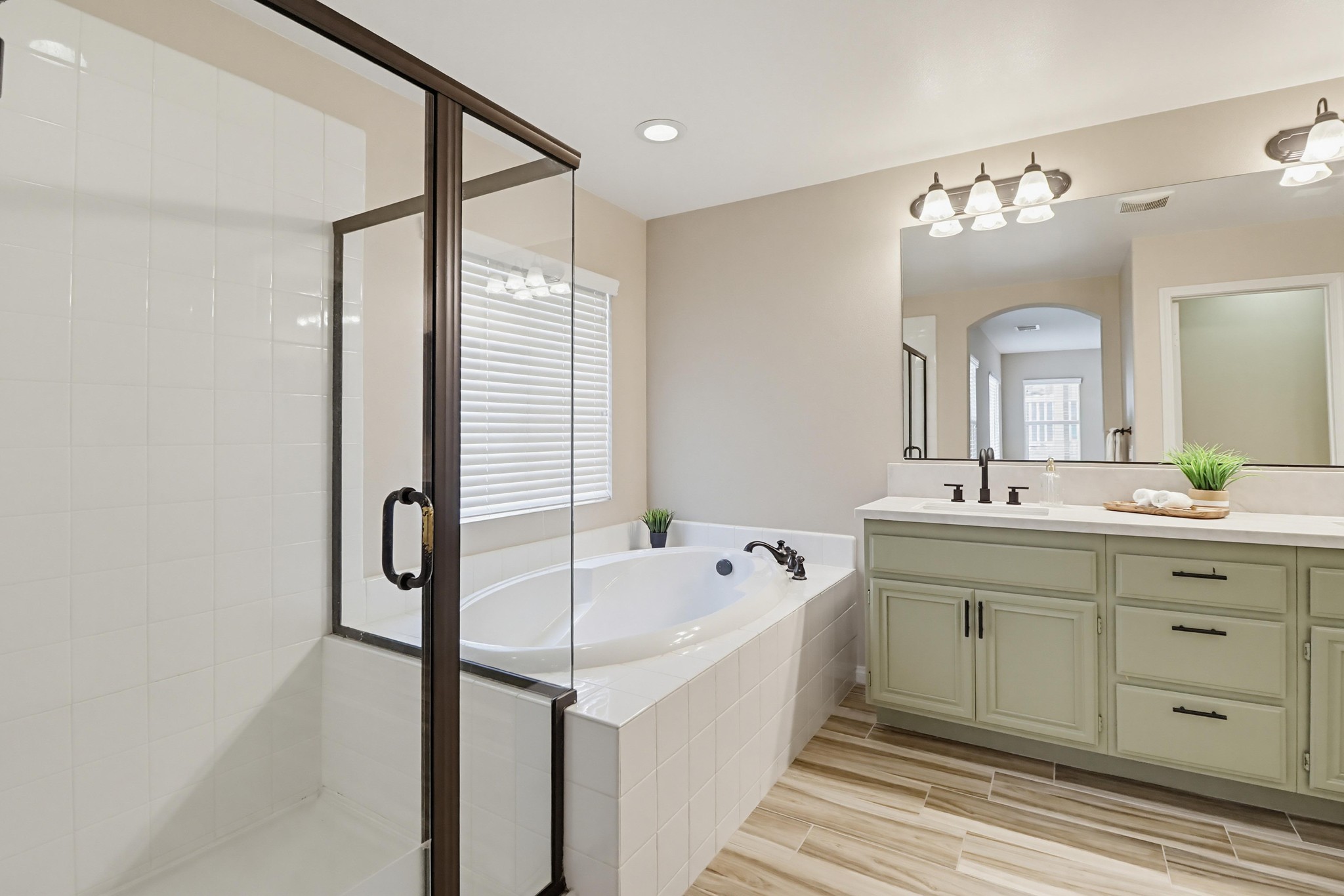Virtual tour photo 39 of 79 for 1733 Thompson Ave