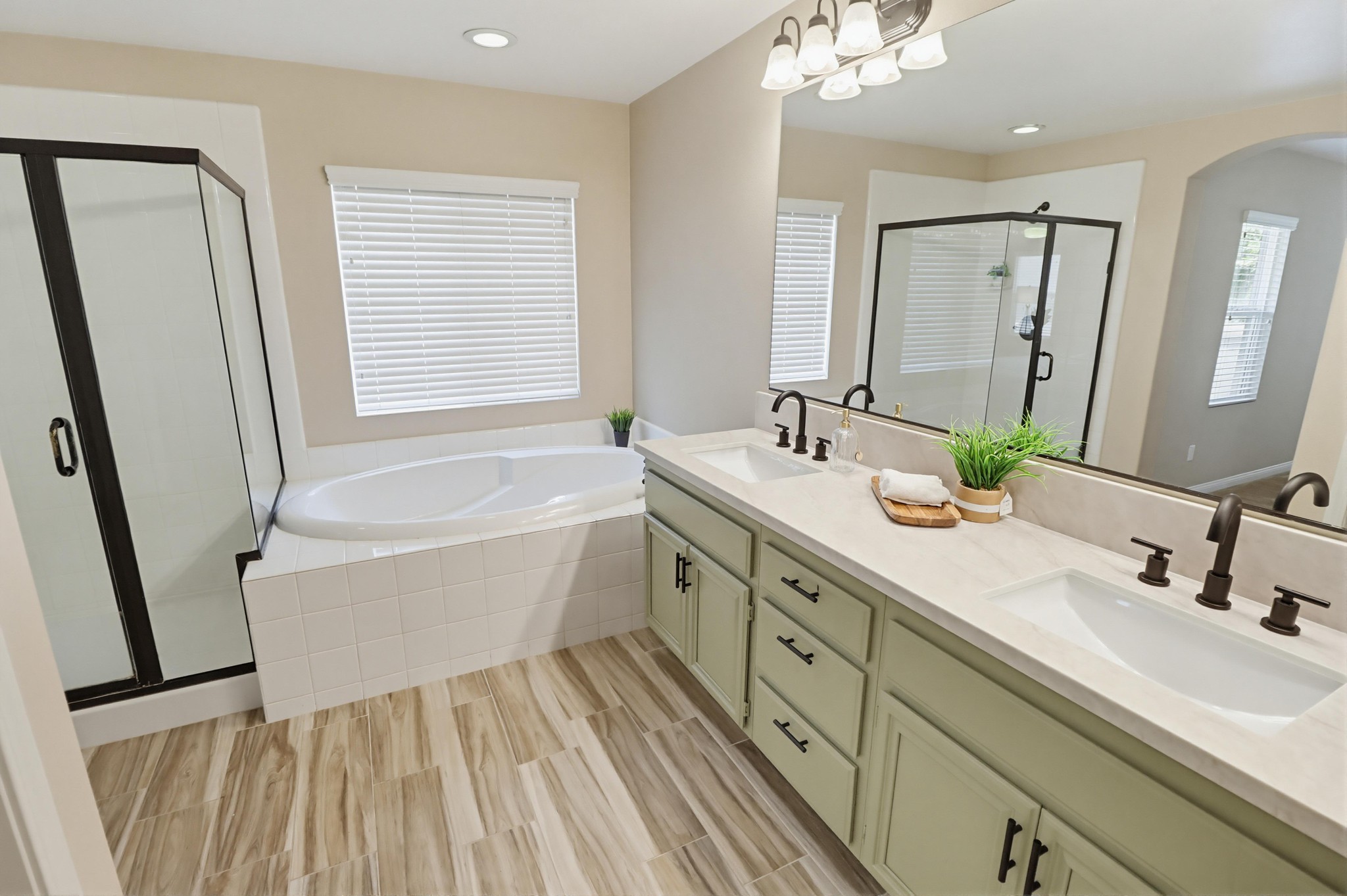 Virtual tour photo 41 of 79 for 1733 Thompson Ave