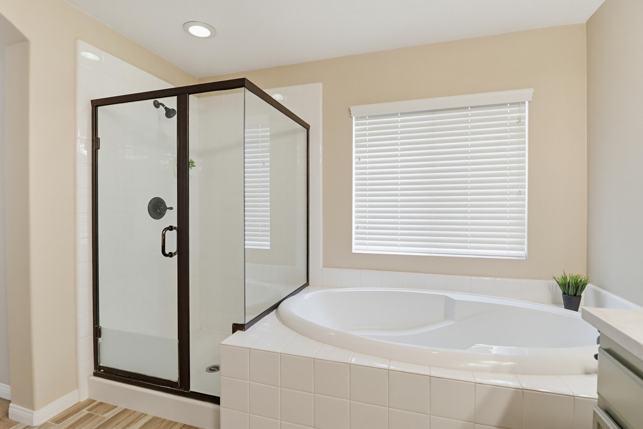 Virtual tour photo 42 of 79 for 1733 Thompson Ave