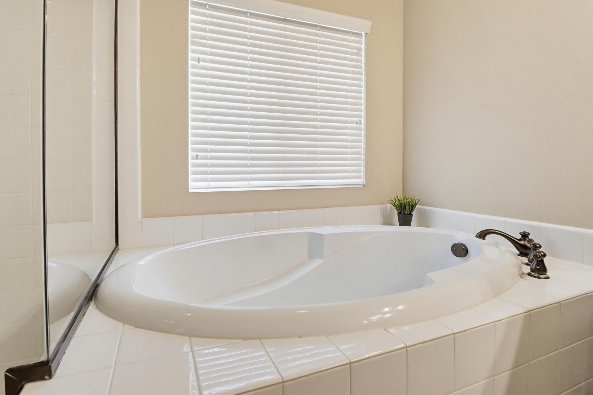 Virtual tour photo 43 of 79 for 1733 Thompson Ave