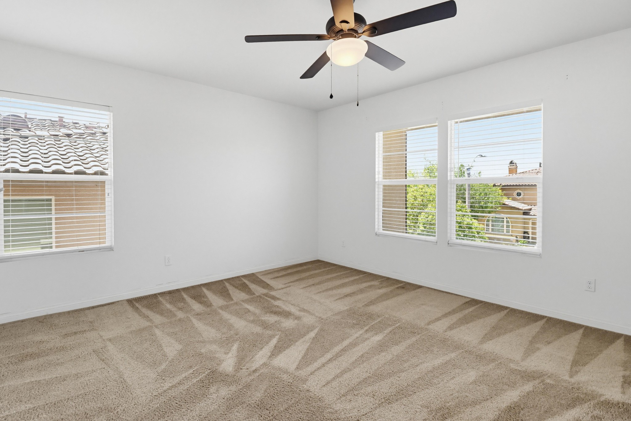 Virtual tour photo 54 of 79 for 1733 Thompson Ave