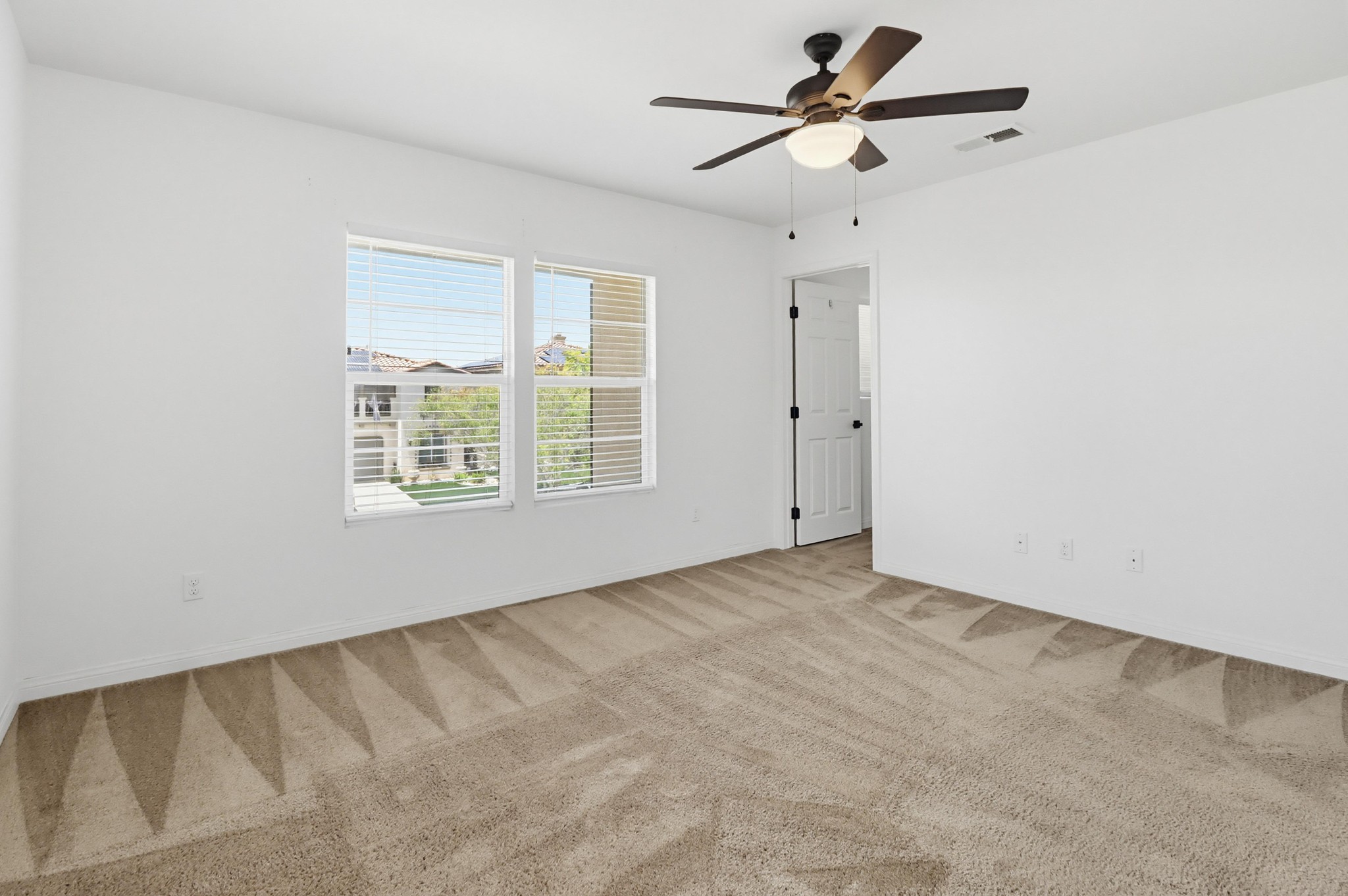 Virtual tour photo 55 of 79 for 1733 Thompson Ave