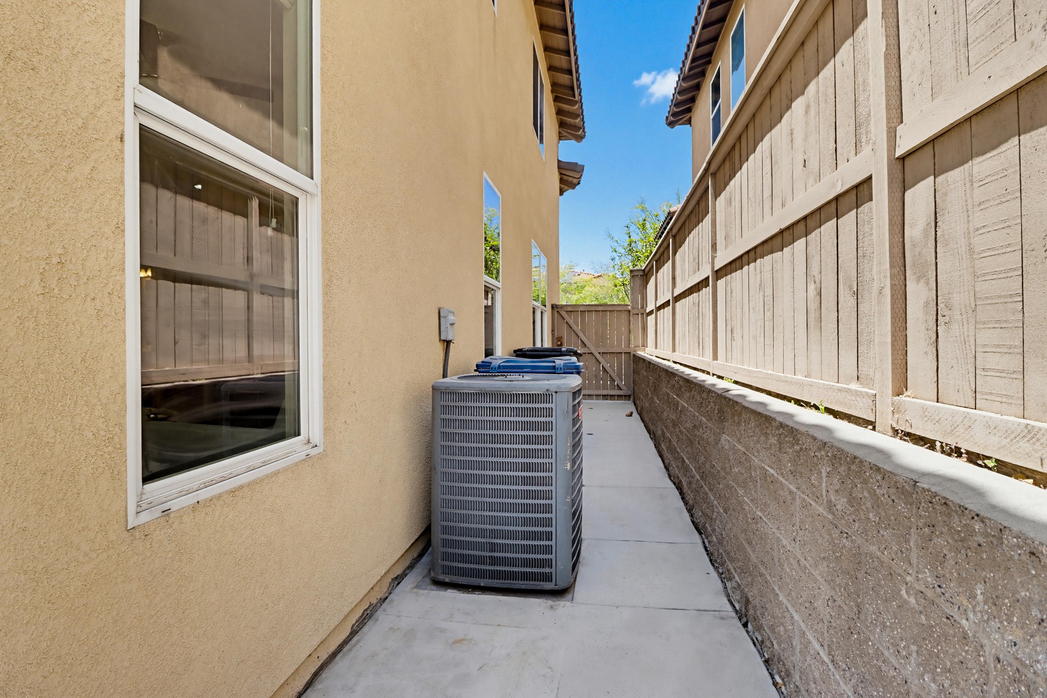 Virtual tour photo 59 of 79 for 1733 Thompson Ave