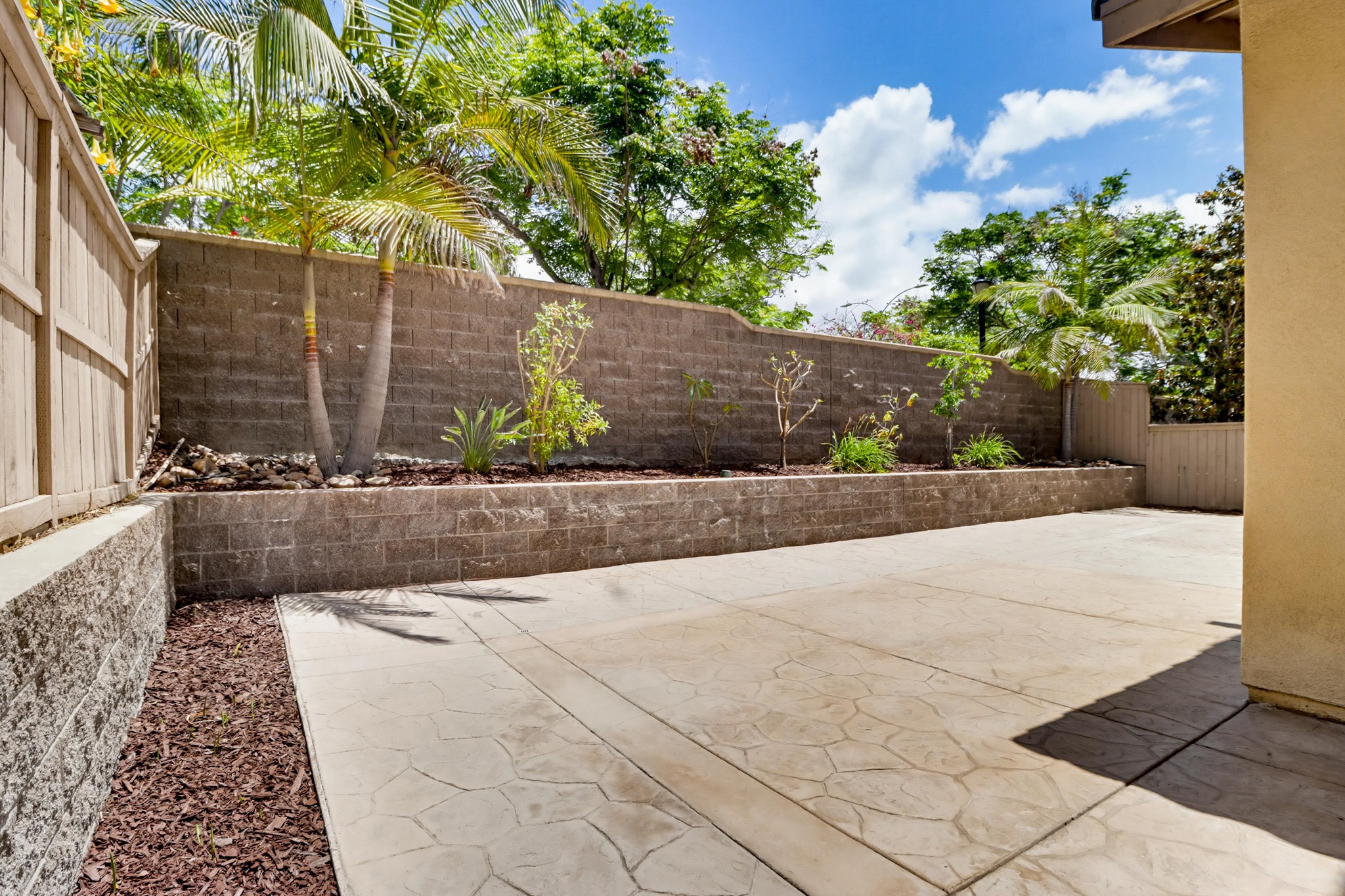Virtual tour photo 60 of 79 for 1733 Thompson Ave