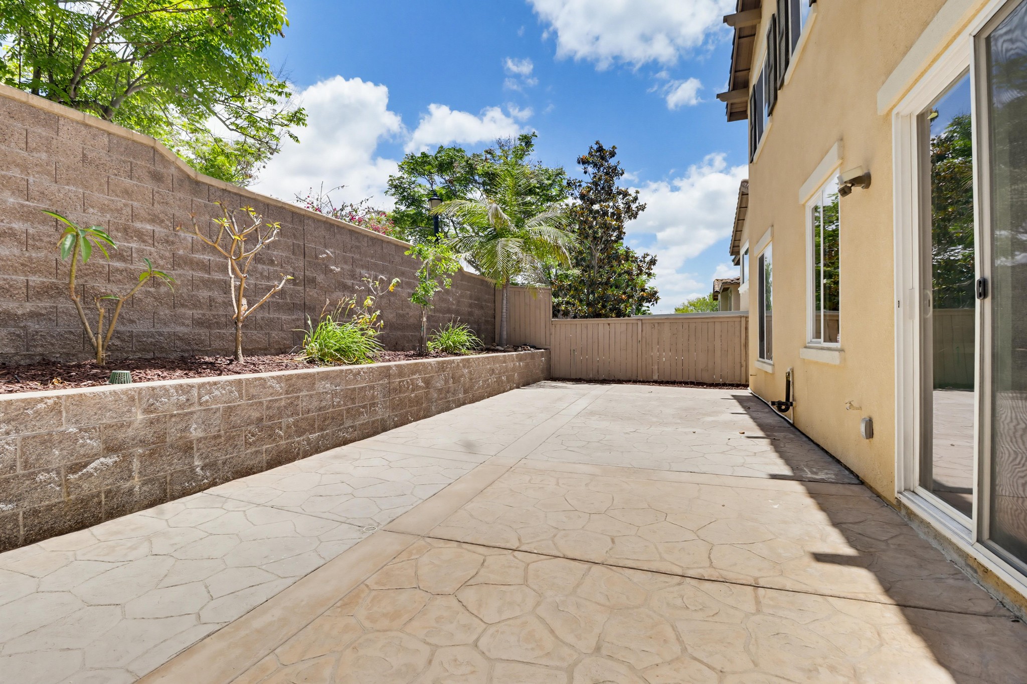 Virtual tour photo 63 of 79 for 1733 Thompson Ave