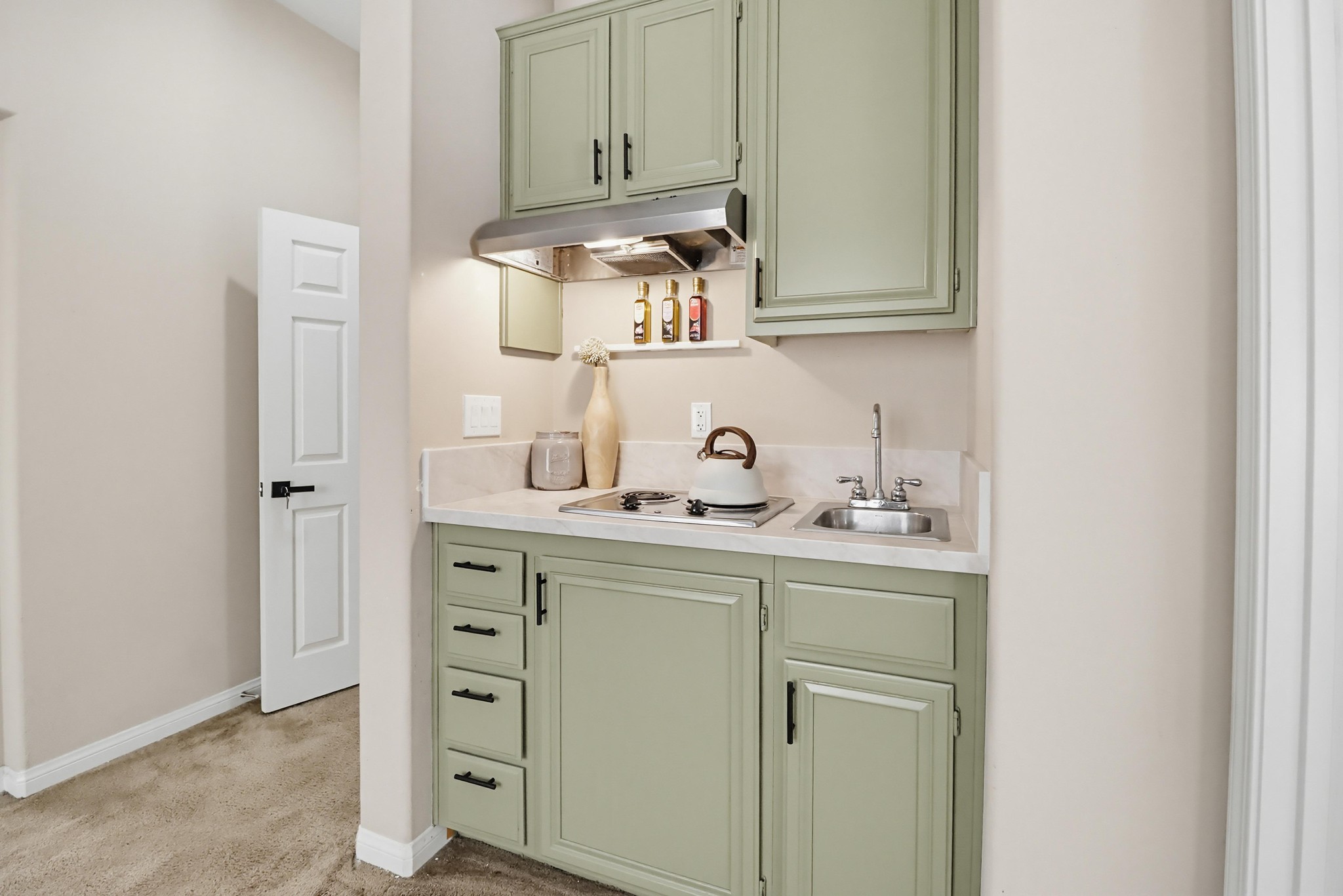 Virtual tour photo 71 of 79 for 1733 Thompson Ave