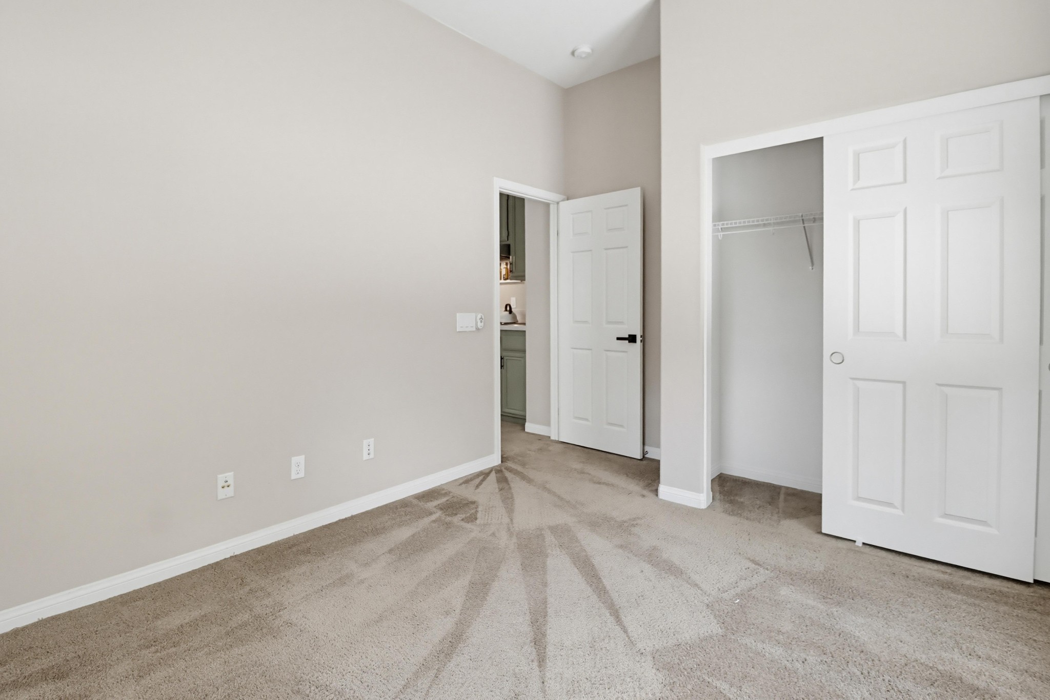 Virtual tour photo 77 of 79 for 1733 Thompson Ave